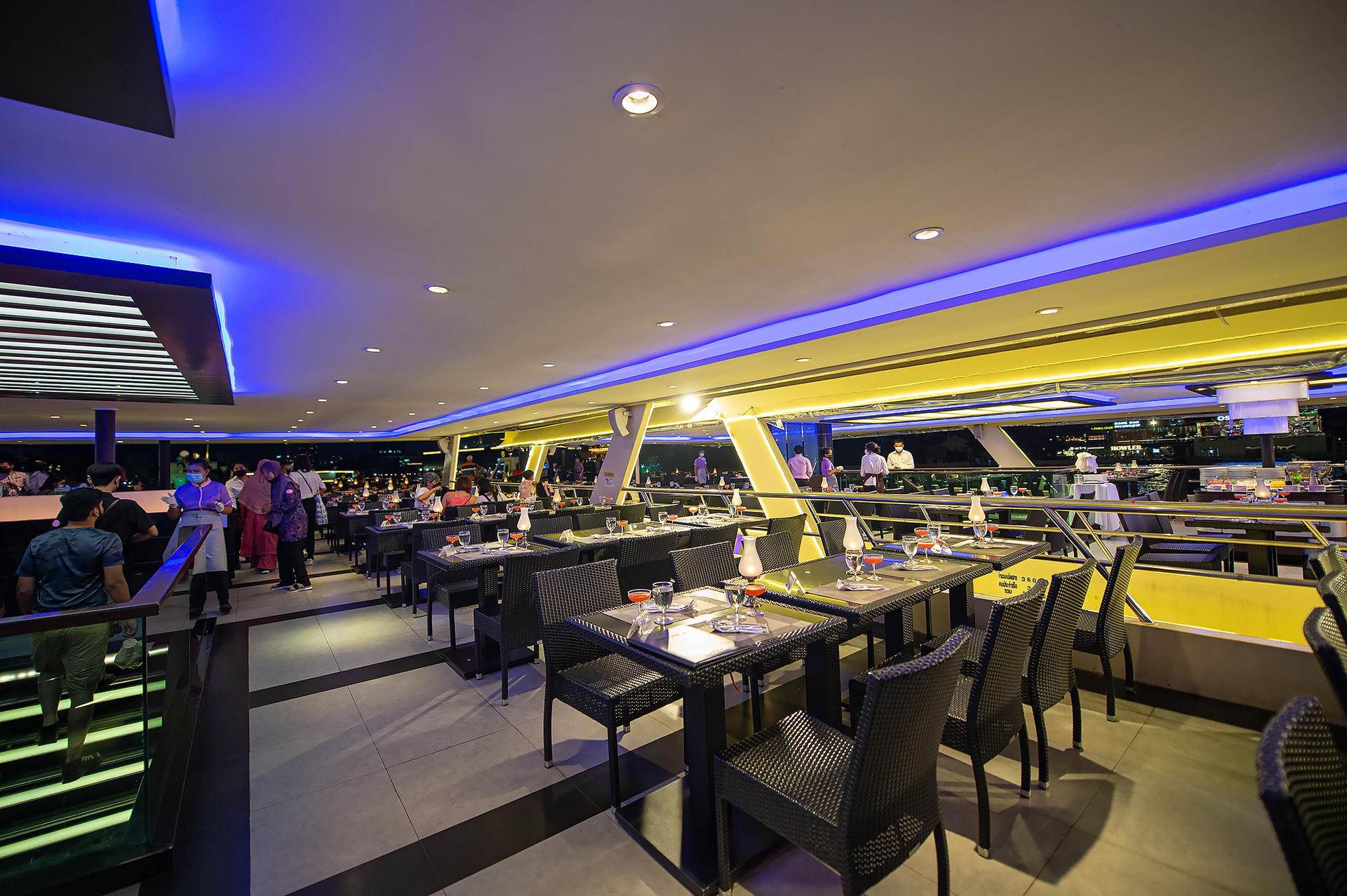 Chao Phraya Princess Dinner Cruise in Bangkok [Upper Deck Seat] - Thumbnail 4