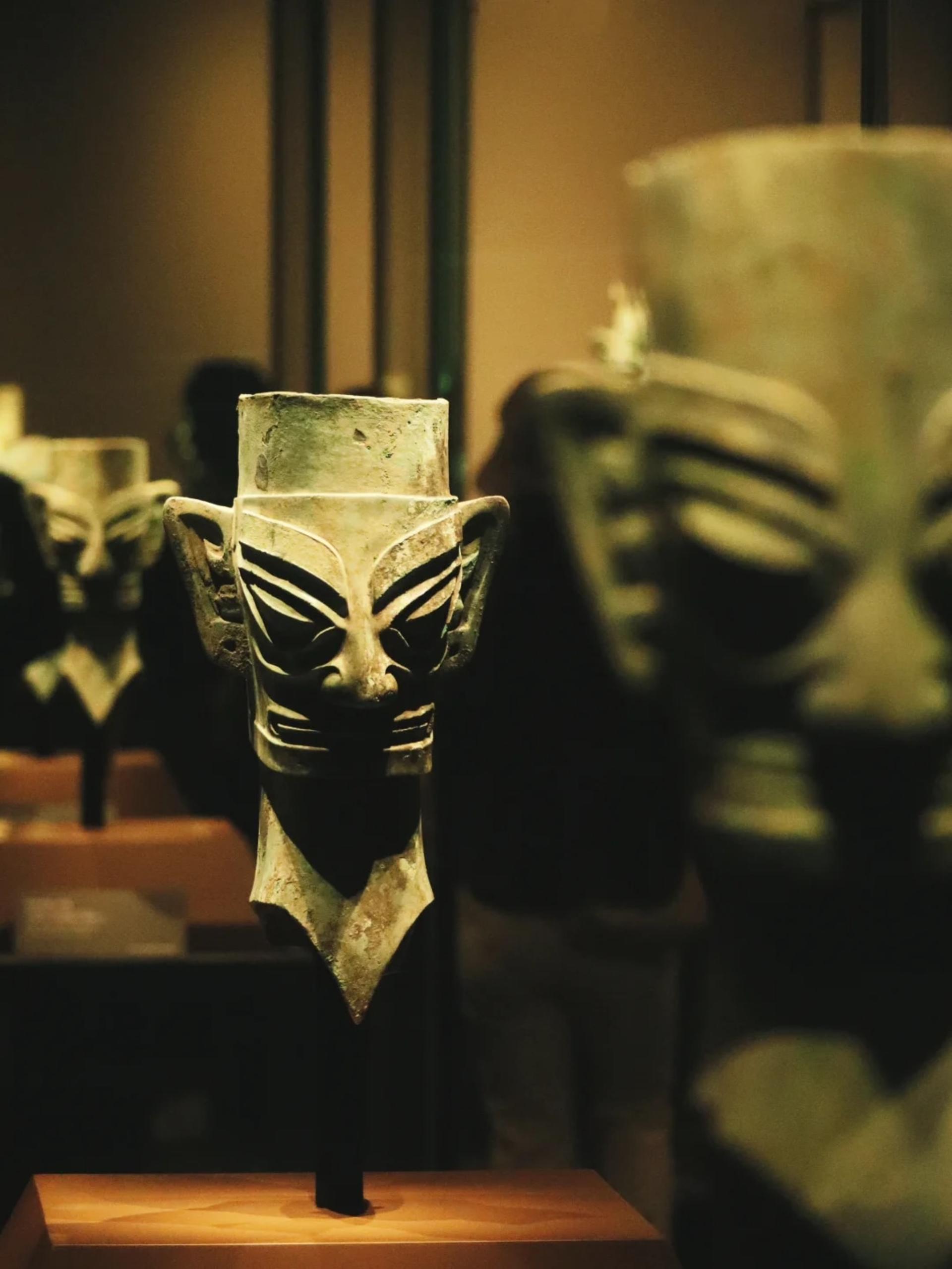 One-Day Tour to Chengdu Research Base of Giant Panda Breeding and Sanxingdui Museum - Thumbnail 11