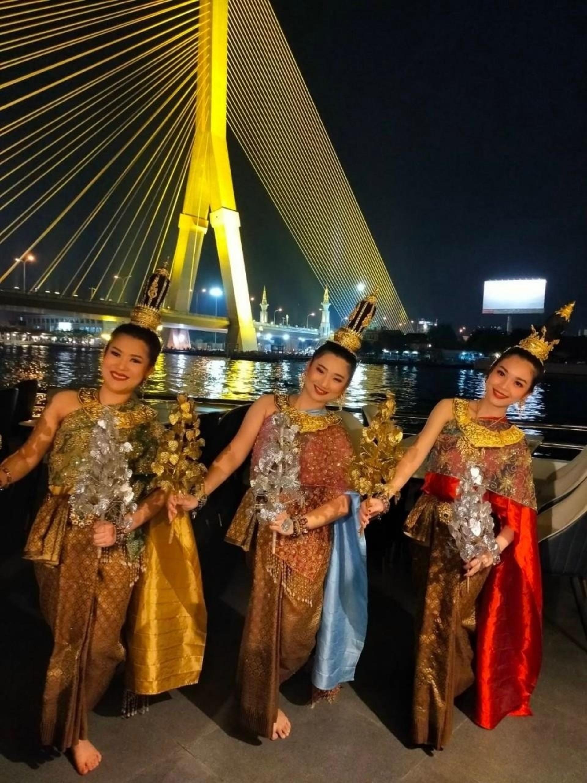 Viva Alangka Cruise in Bangkok - Thumbnail 6