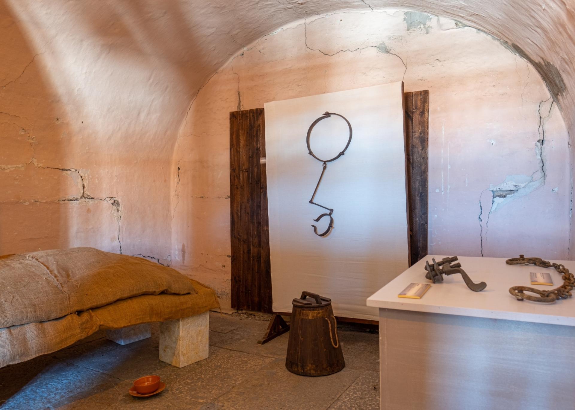 Venice Lords of the Night Prisons Palace Cells & Torture Tools Tour - Thumbnail 8