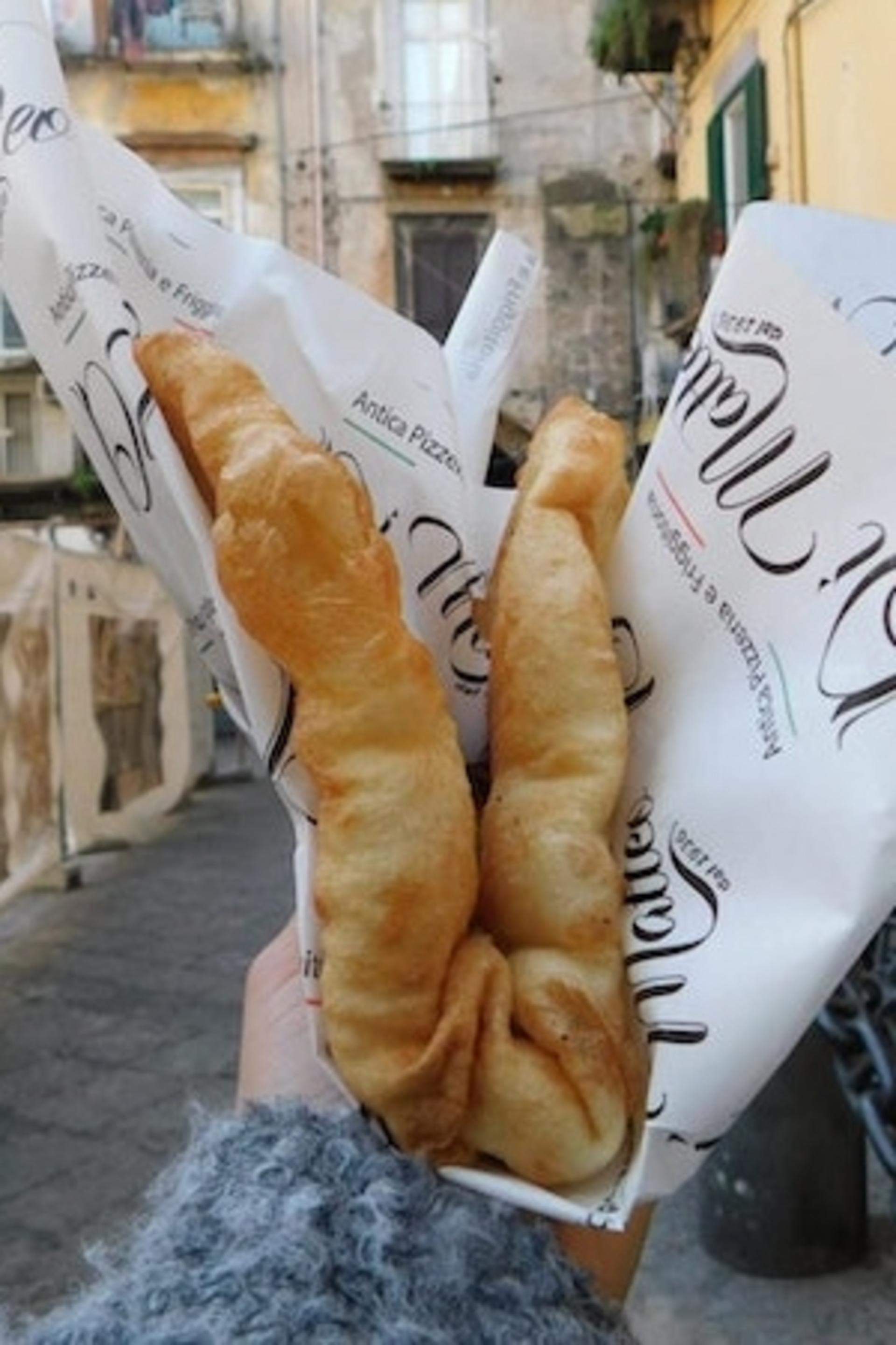 Naples Pizza Tasting and City Center Walking Tour - Image 1