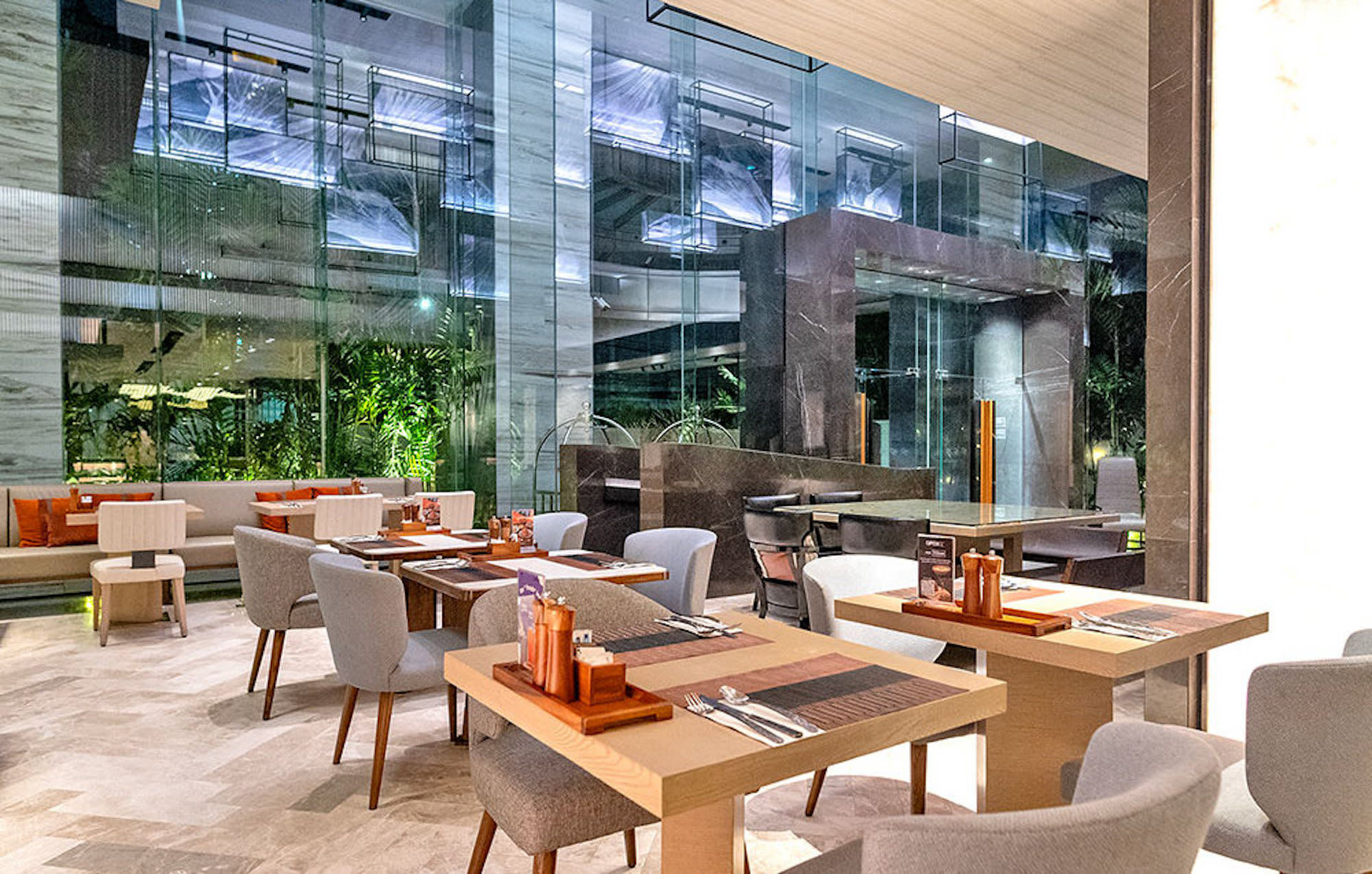 OPEN Bar at DoubleTree by Hilton Bangkok Ploenchit - Thumbnail 5