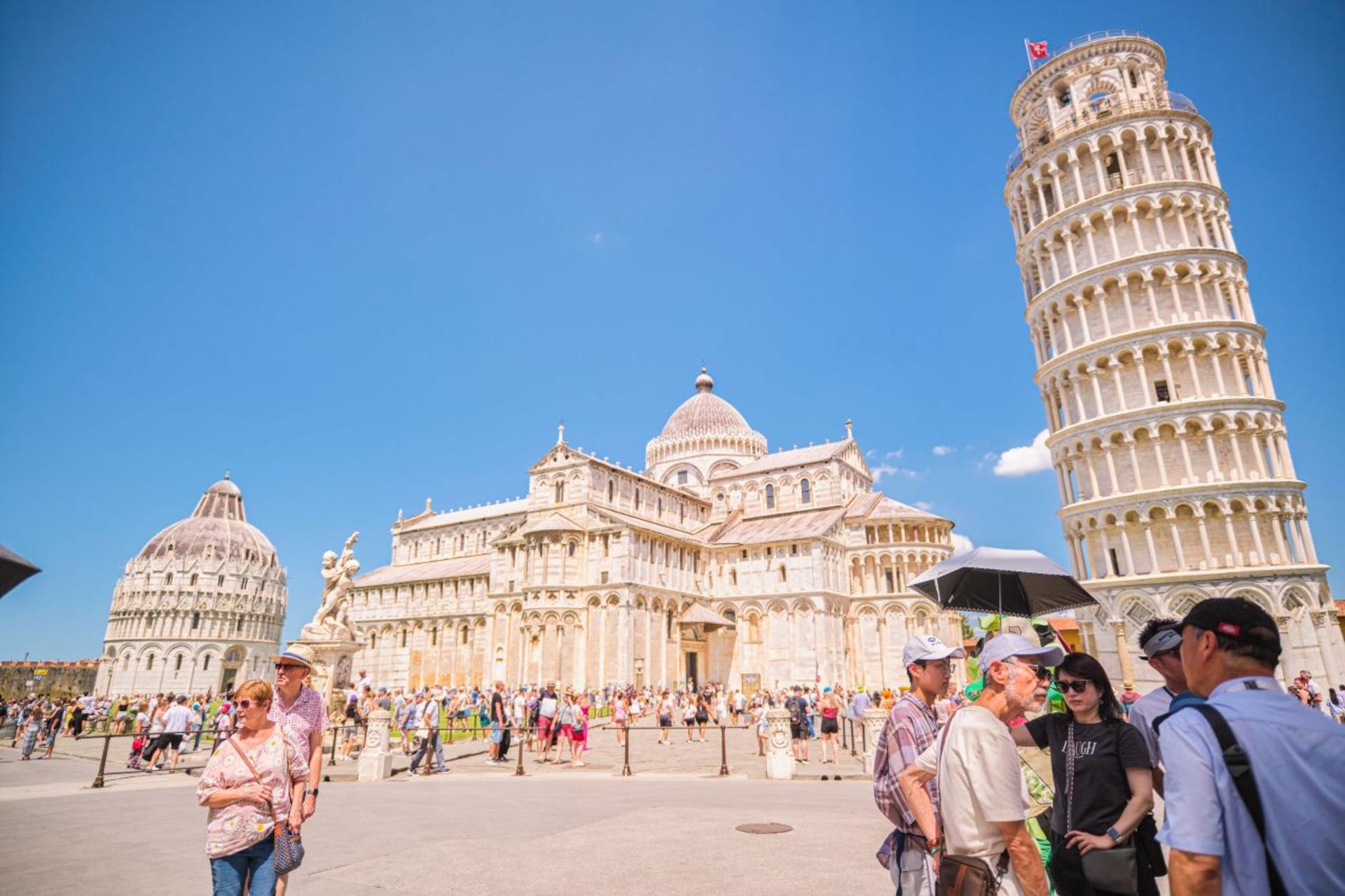 Pisa and Piazza dei Miracoli Tour - Thumbnail 4