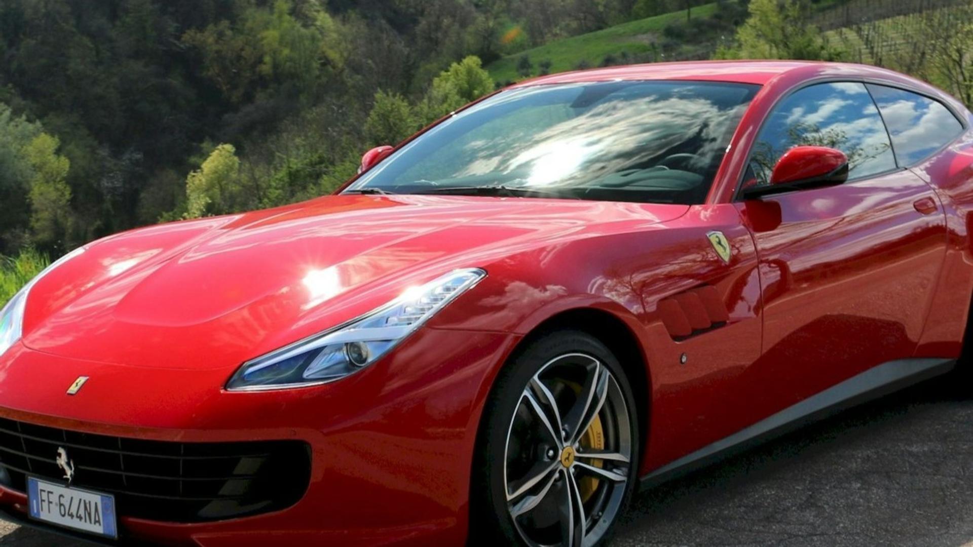 Ferrari GTC4Lusso test drive experience in Maranello - Thumbnail 2