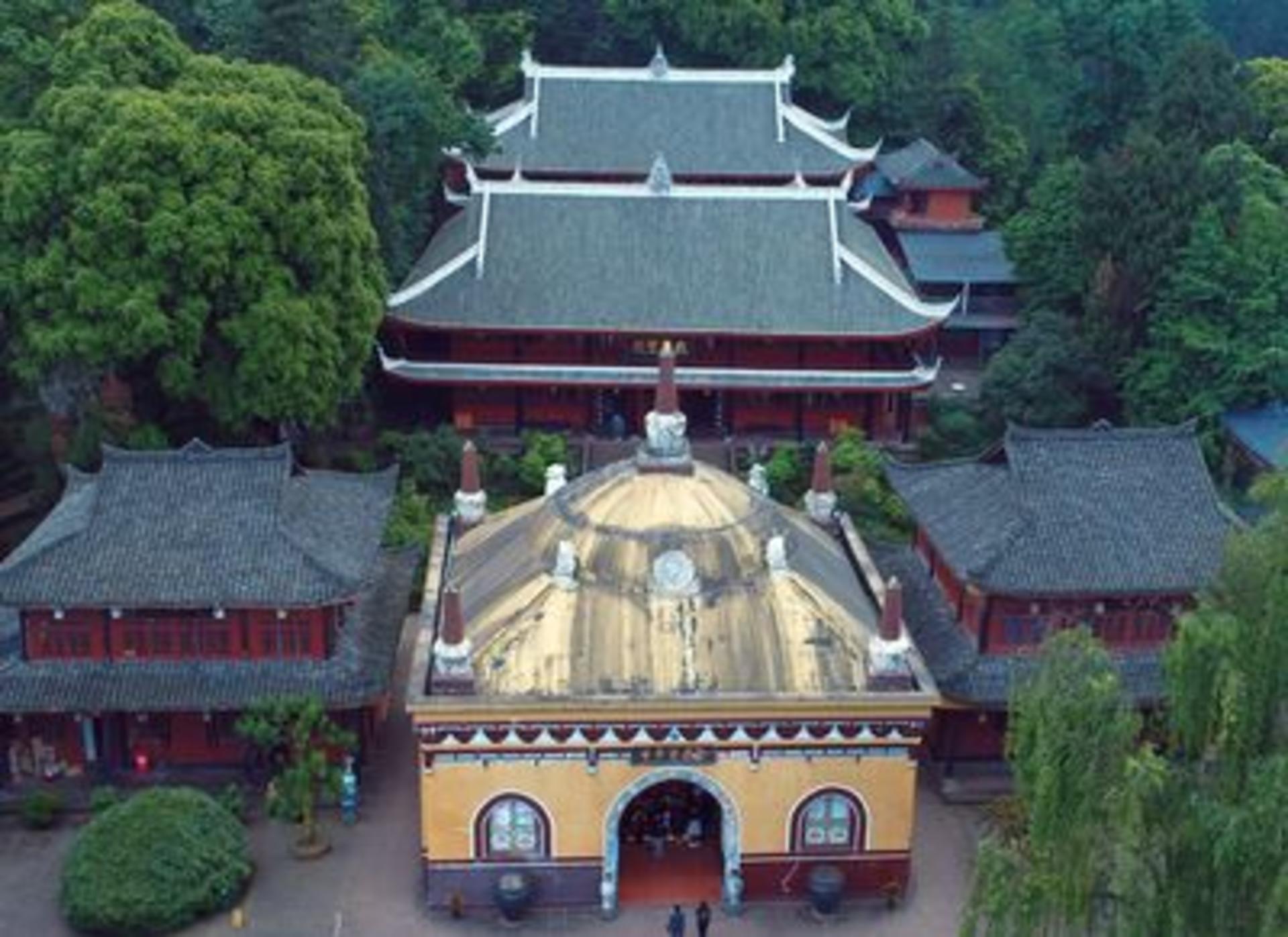 Chengdu Dujiangyan & Mount Qingcheng Day Tour (including natural scenery) - Thumbnail 2