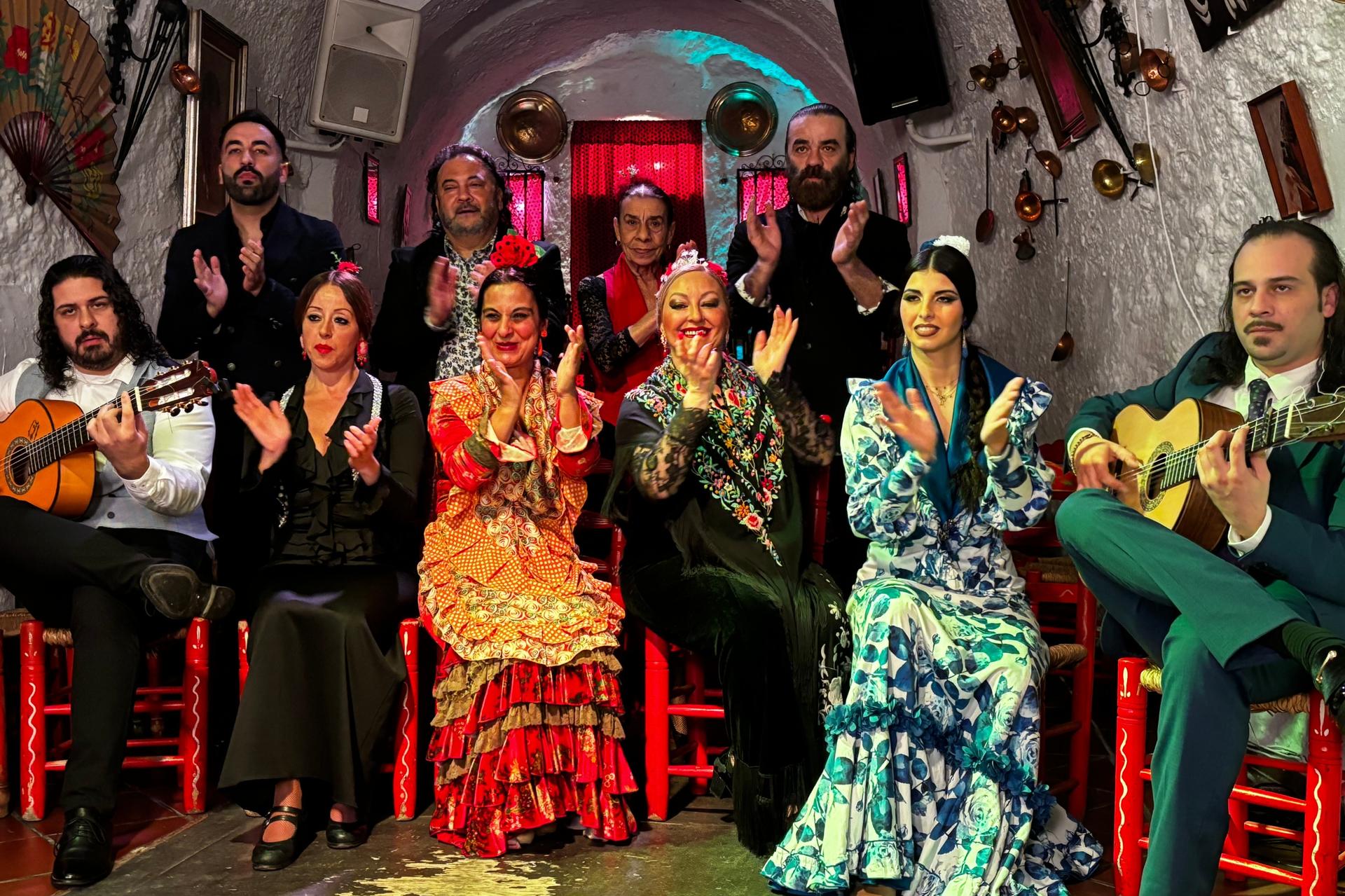Cuevas Los Tarantos flamenco show in Sacromonte - Thumbnail 9