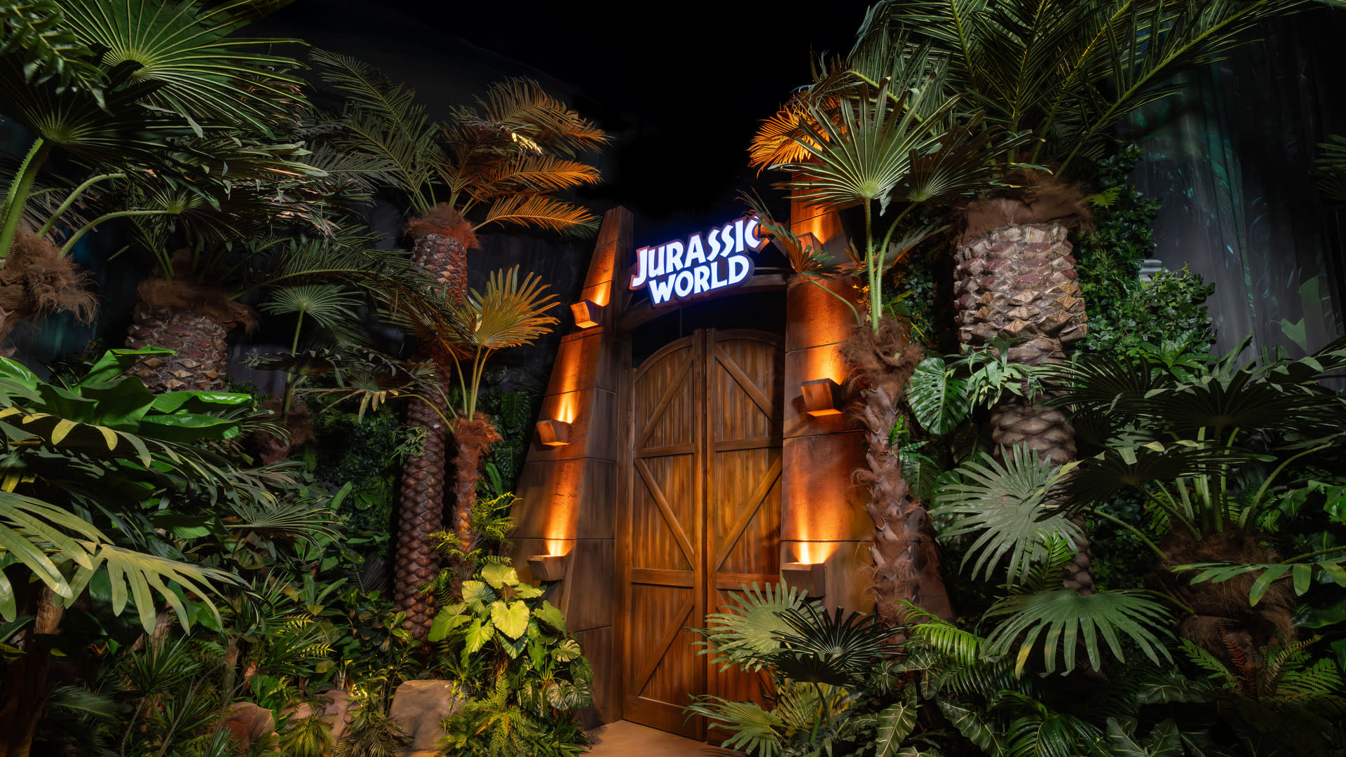 Jurassic World: The Experience Bangkok Ticket in Asiatique The Riverfront - Image 1