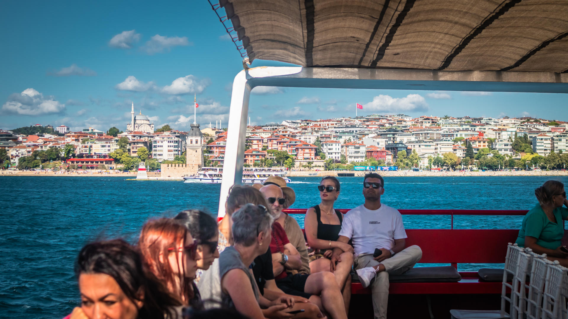 Istanbul: Bosphorus Sightseeing Cruise Tour with Audio Guide - Thumbnail 17