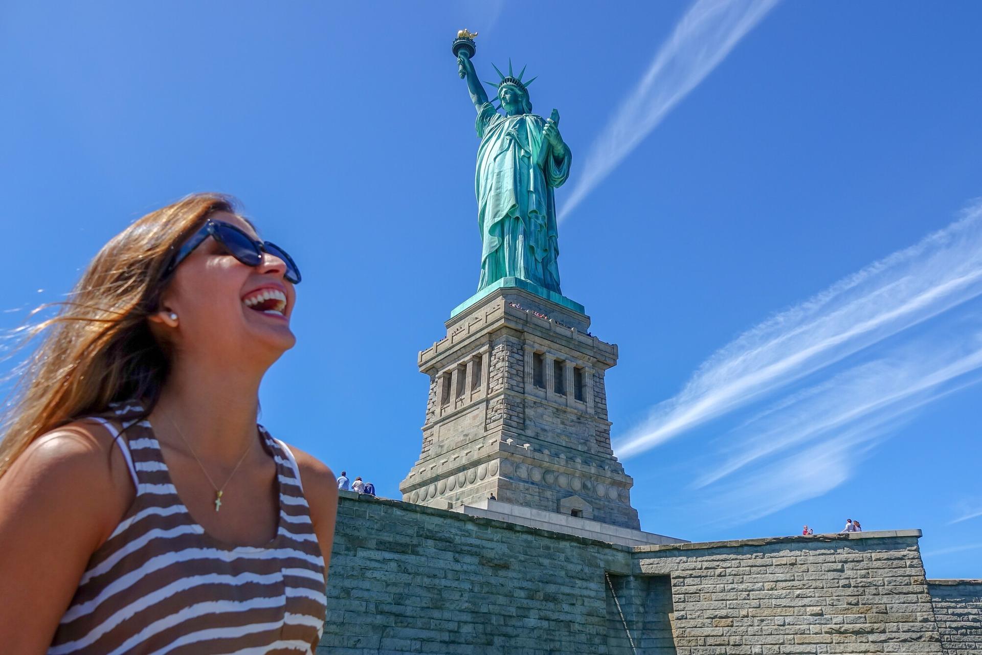 Statue of Liberty and Ellis Island Guided Tour in New York - Thumbnail 5