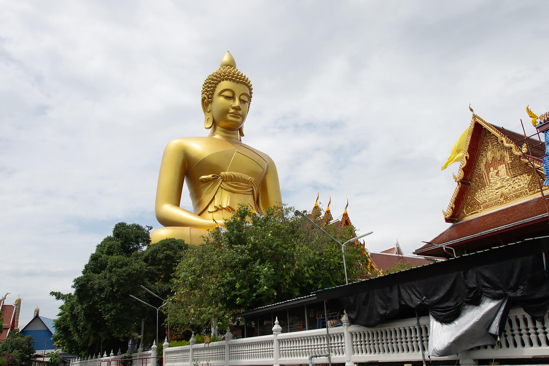 Floating Market & Wat Pak Nam (Big Buddha)Day Tour from Bangkok - Thumbnail 12