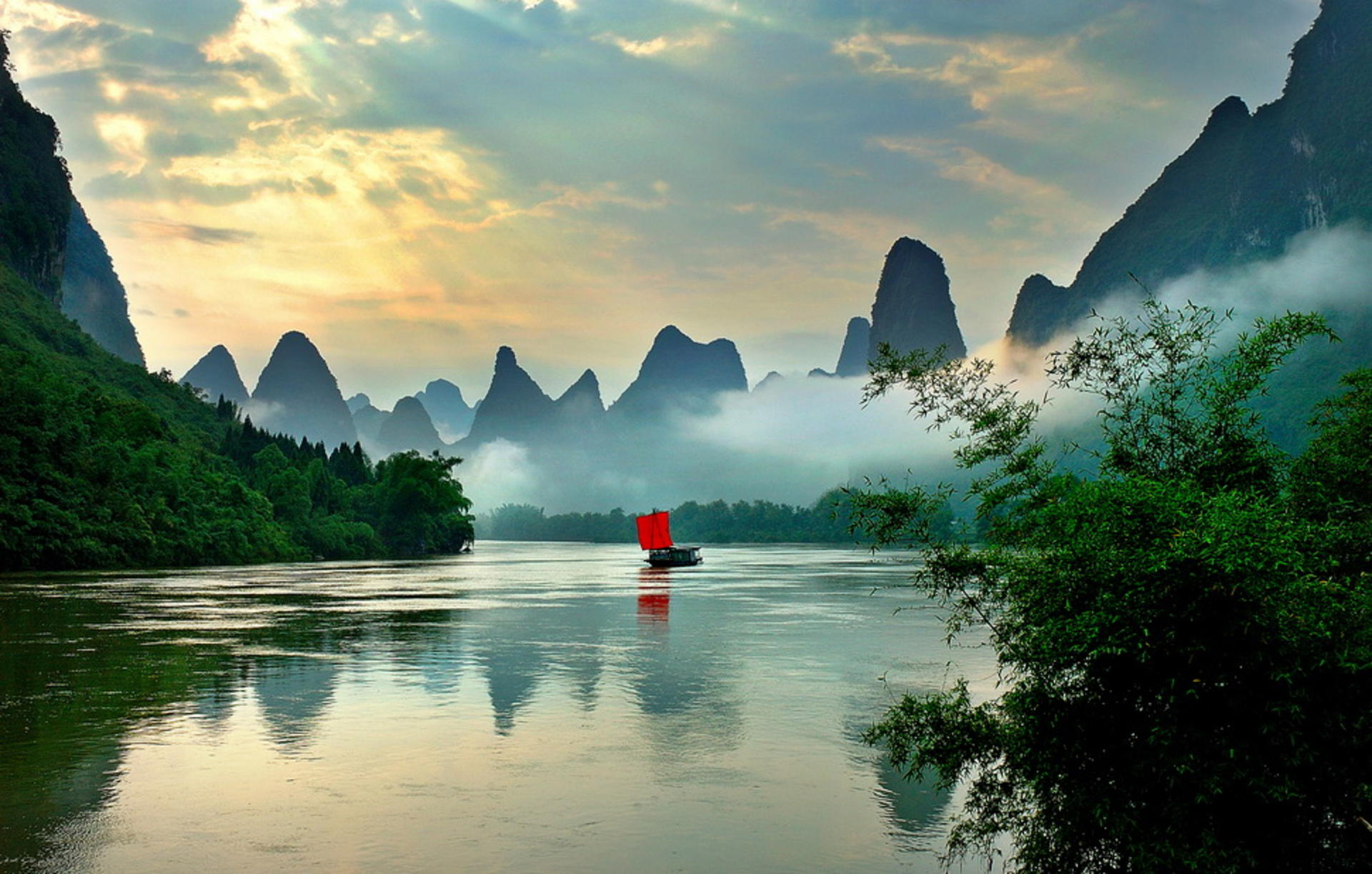 Yulong River Bamboo Rafting + Xingping Ancient Town Day Trip  - Thumbnail 4