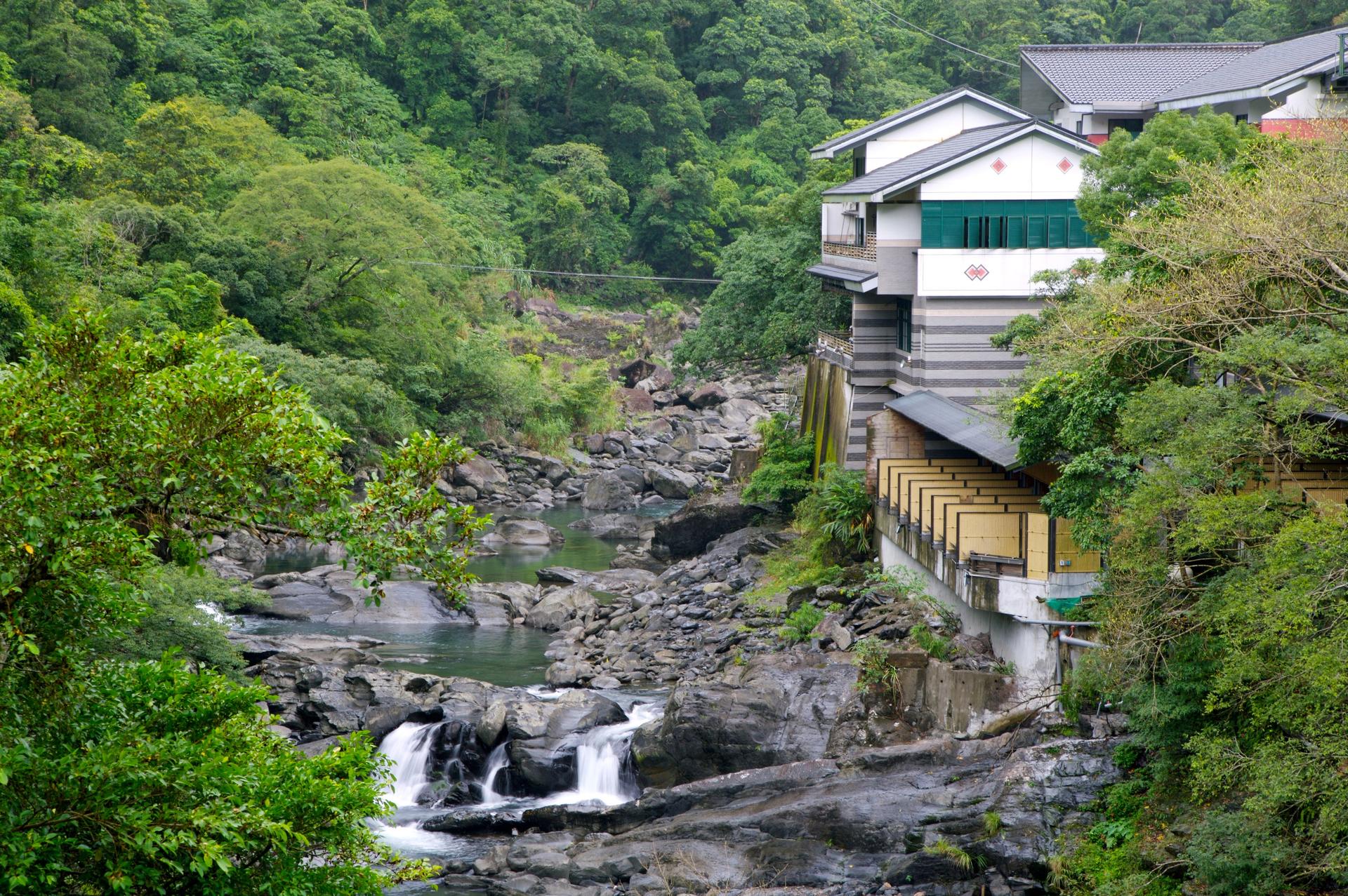 Wulai Spring Resort Hot Spring Experience in New Taipei - Thumbnail 2