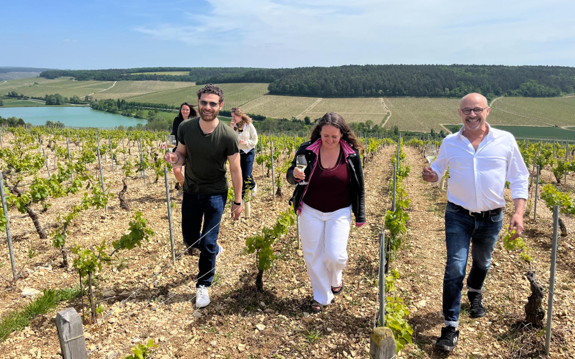 Chablis Day Trip From Paris with Wine Tasting & Lunch - Thumbnail 7