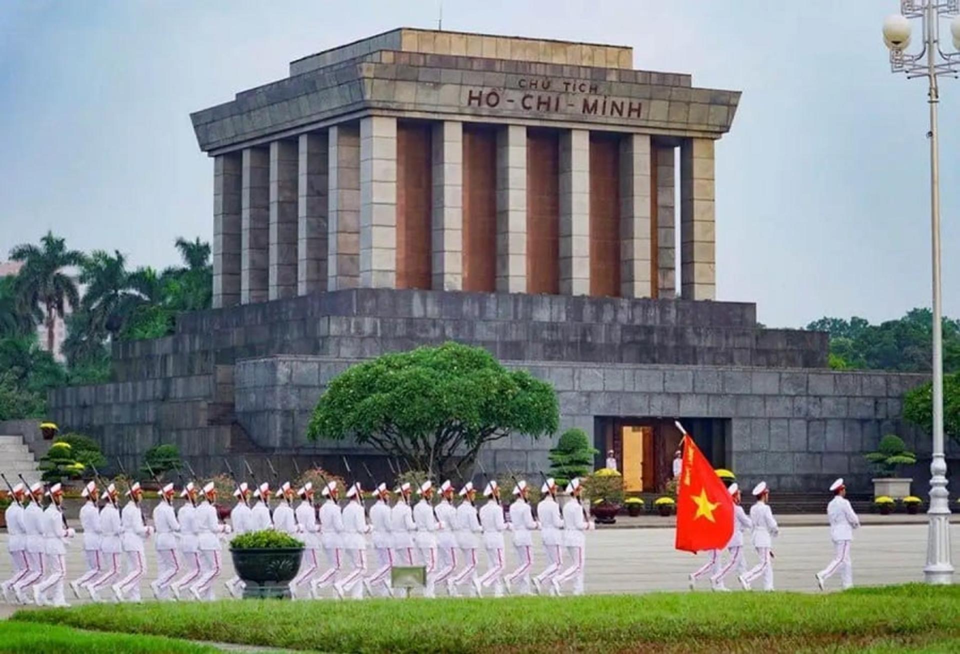 Half-day Hanoi tour: Military History Museum & Historical Highlight - Thumbnail 3