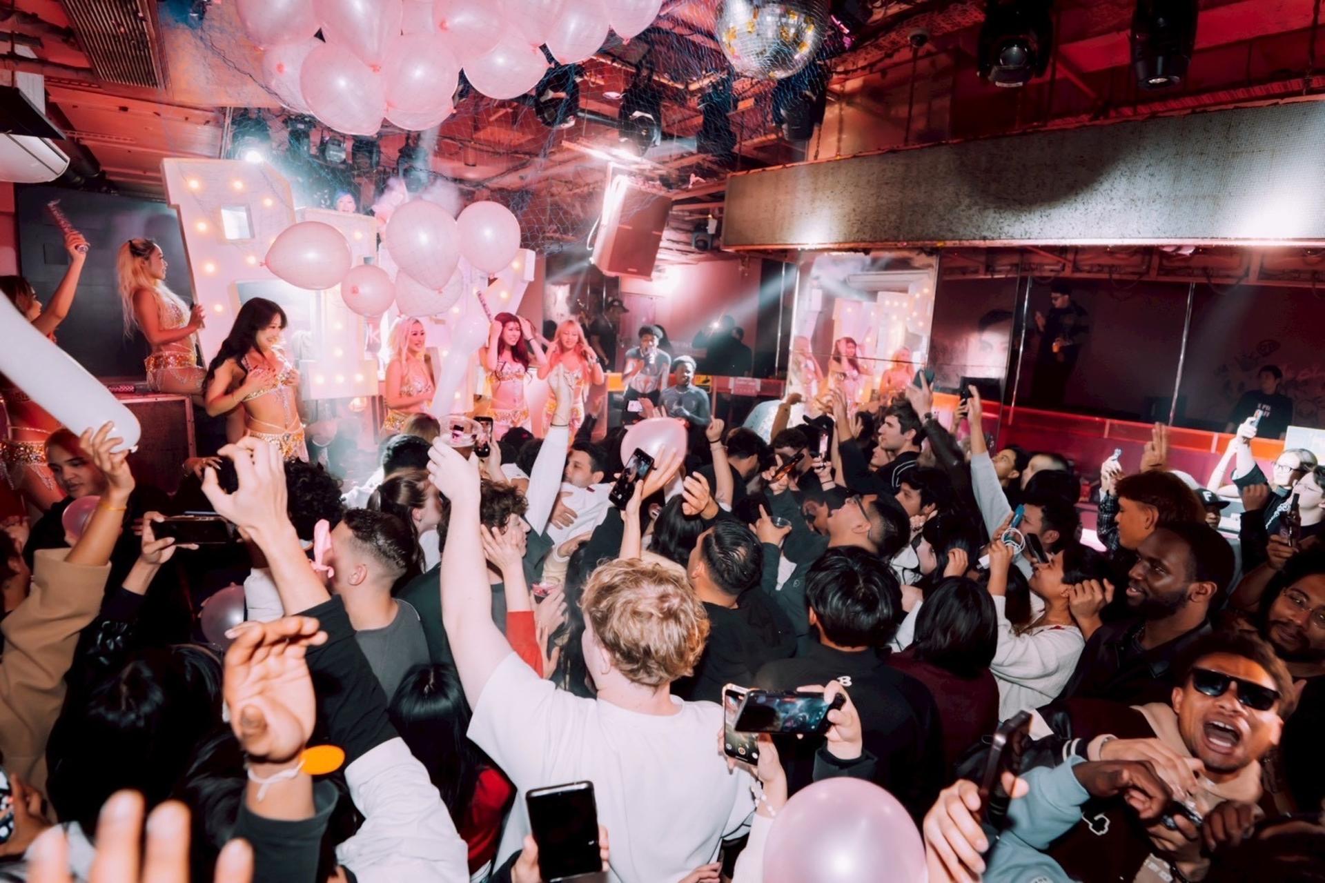 Osaka: Iconic All-Pink Club Entry (with optional VIP Upgrade) - Thumbnail 15