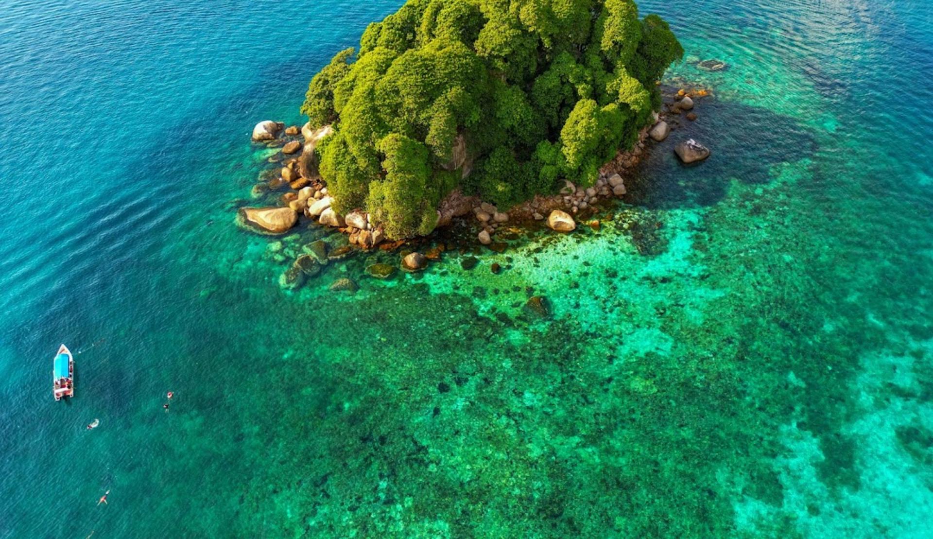 Singapore - Tioman Island Bus & Ferry by Leo City - Thumbnail 3