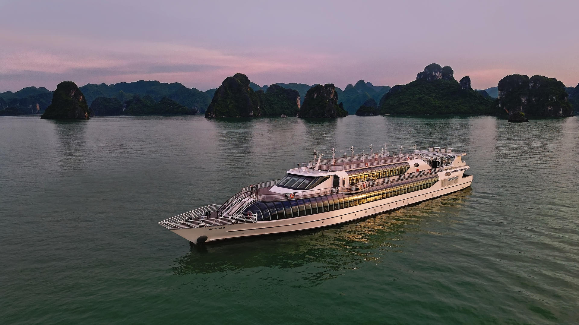 Paradise Delight Day Cruise: Ha Long Bay, Sung Sot, Ti Top - Thumbnail 8