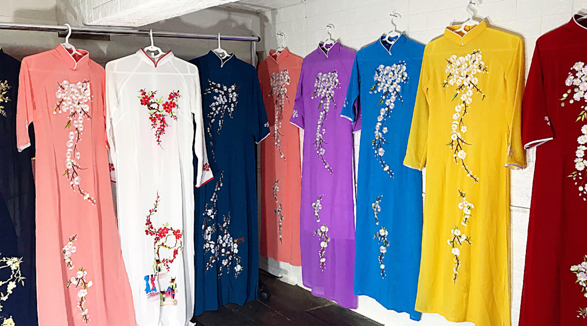 One Day Ao Dai Rental in Hanoi - Thumbnail 2