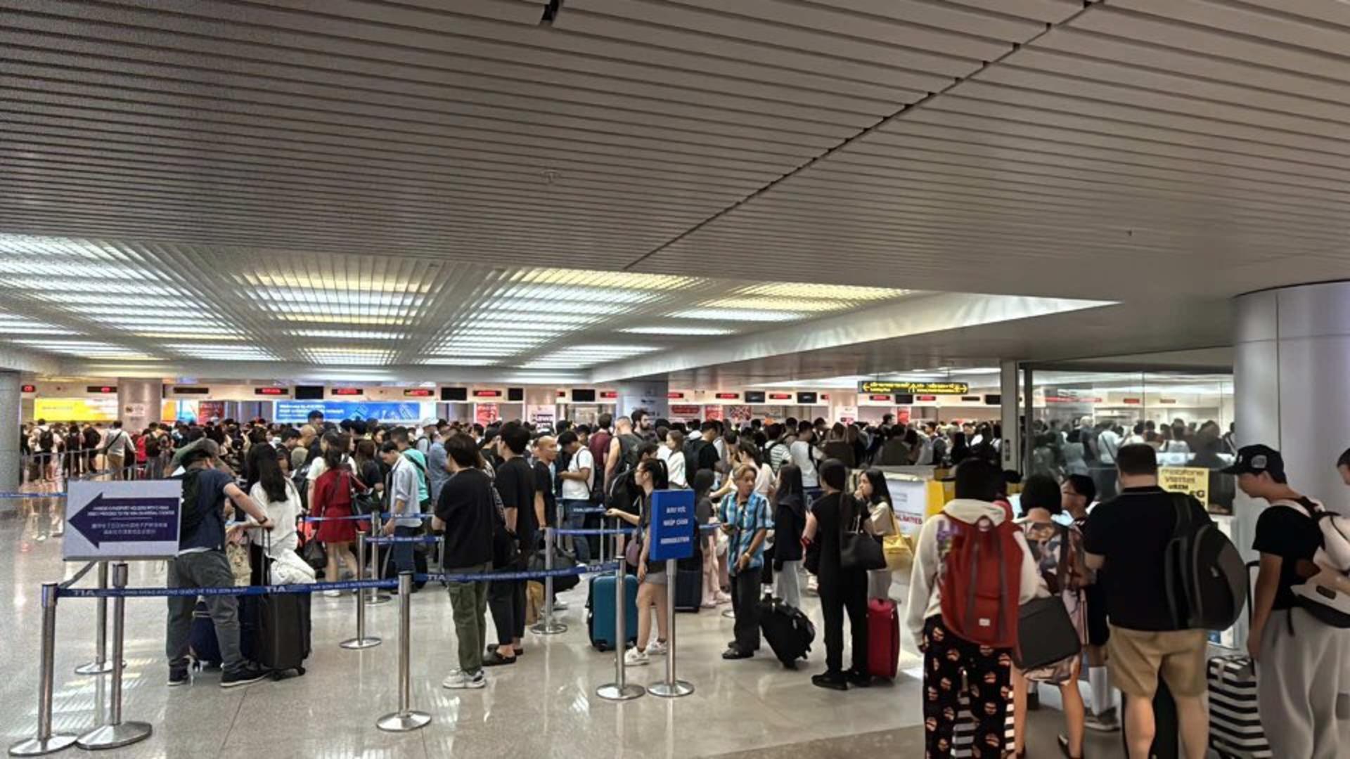 Tan Son Nhat International Airport (SGN) Fast Track Service in Ho Chi Minh city - Thumbnail 2