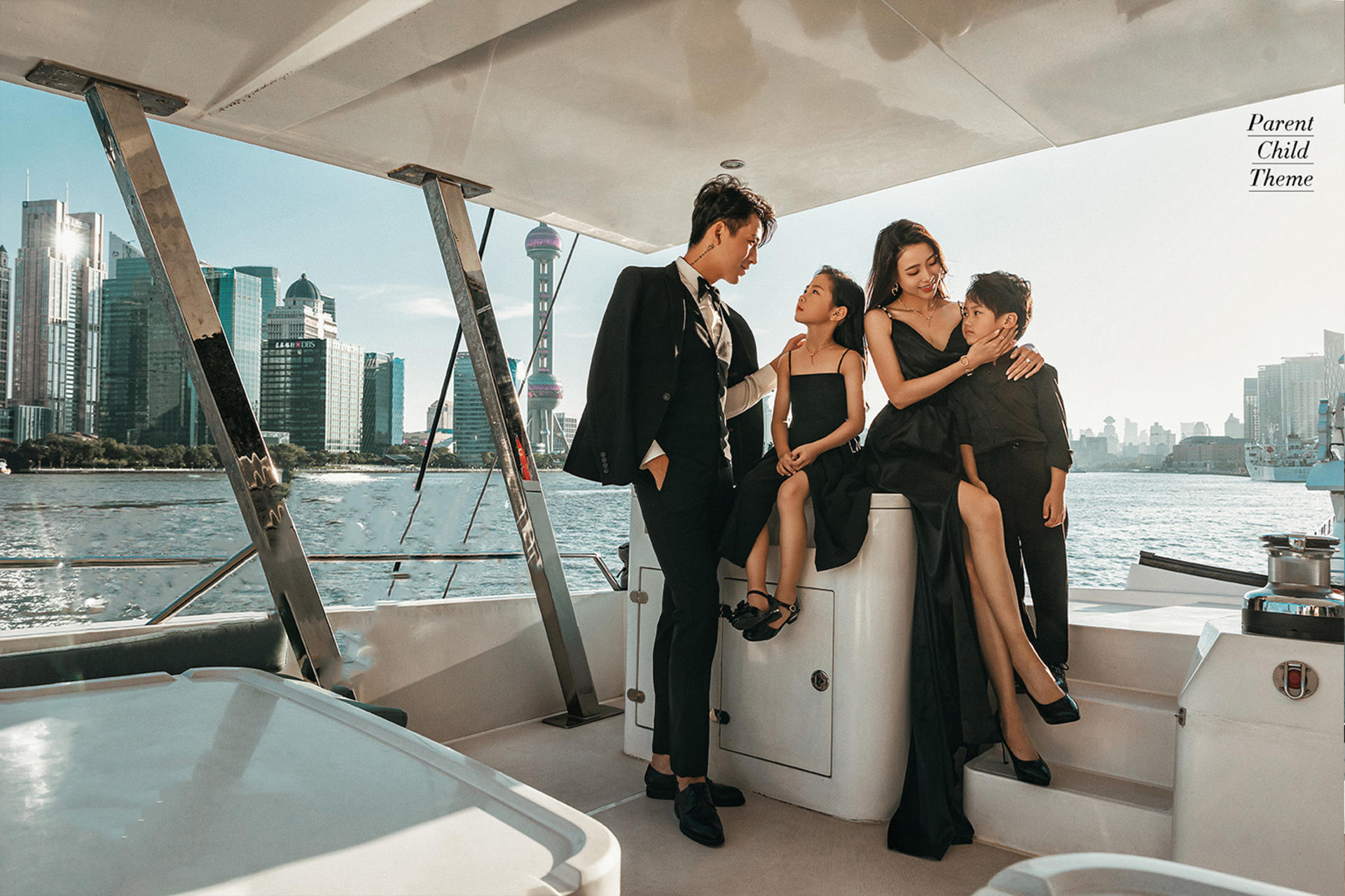 Shanghai Bund Parent-Child Yacht Photography (All Negatives Included & Costumes/Styling Included) - Thumbnail 6