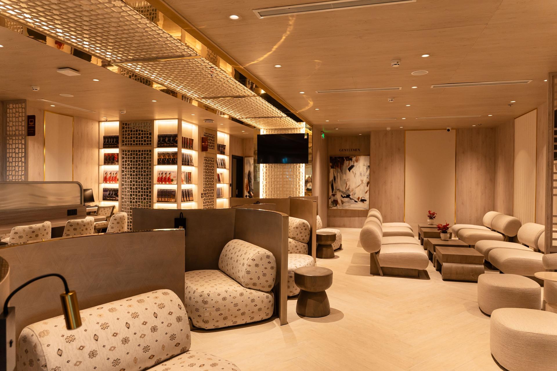 Tan Son Nhat International Airport Lounge Service - Thumbnail 2