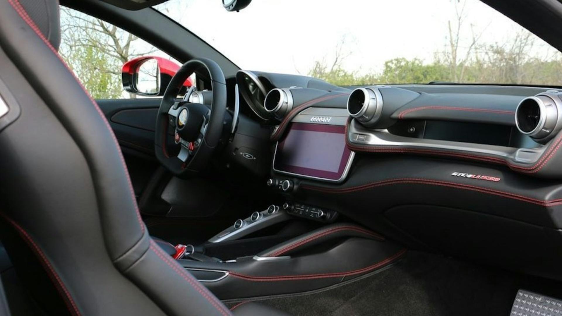 Ferrari GTC4Lusso test drive experience in Maranello - Thumbnail 5