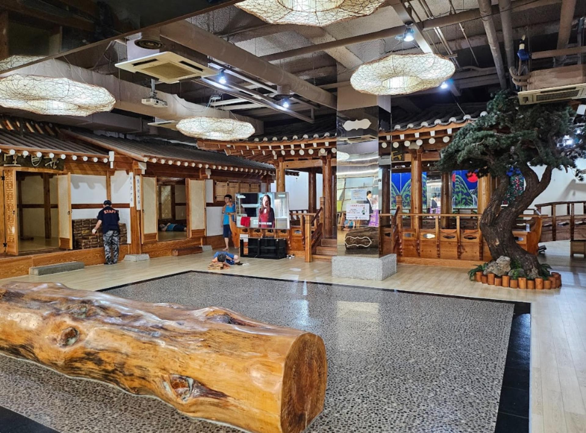 Seoul Dongdaemun GoodMorning City SPAREX Jjimjilbang Sauna Admission - Thumbnail 12