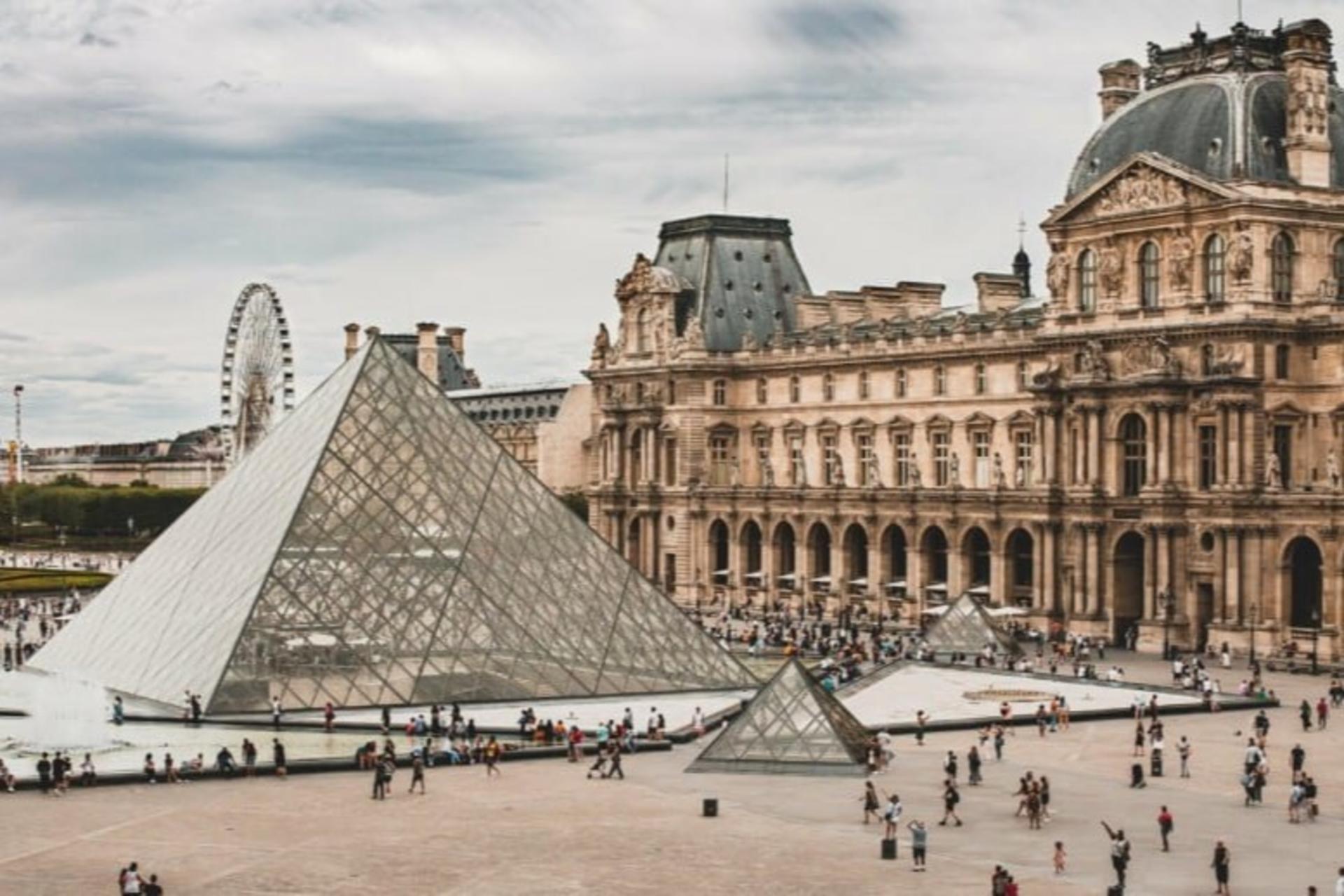Must-Sees of the Louvre Museum - Thumbnail 5