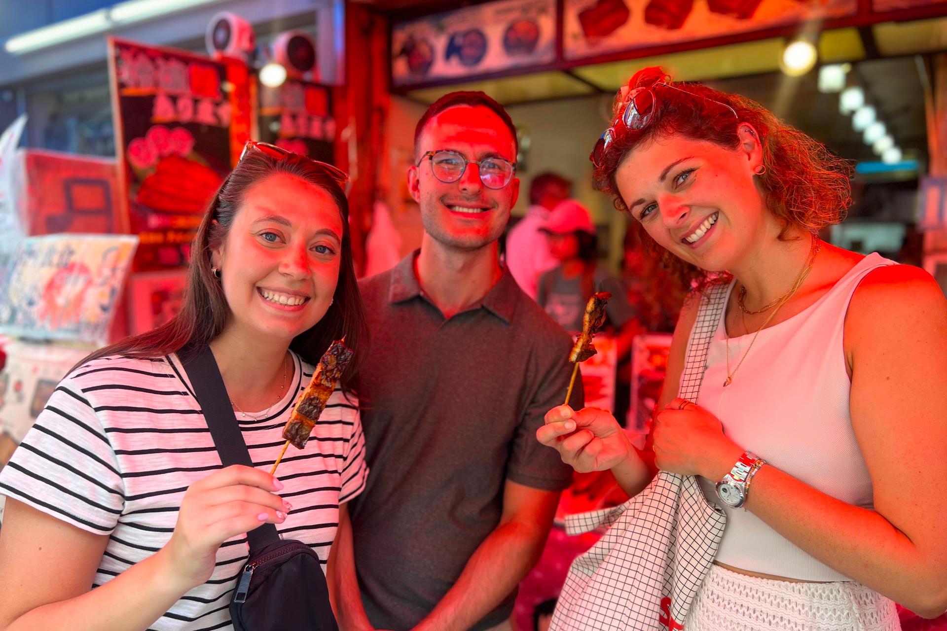 Tsukiji Fish Market Food and Walking Tour - Thumbnail 4