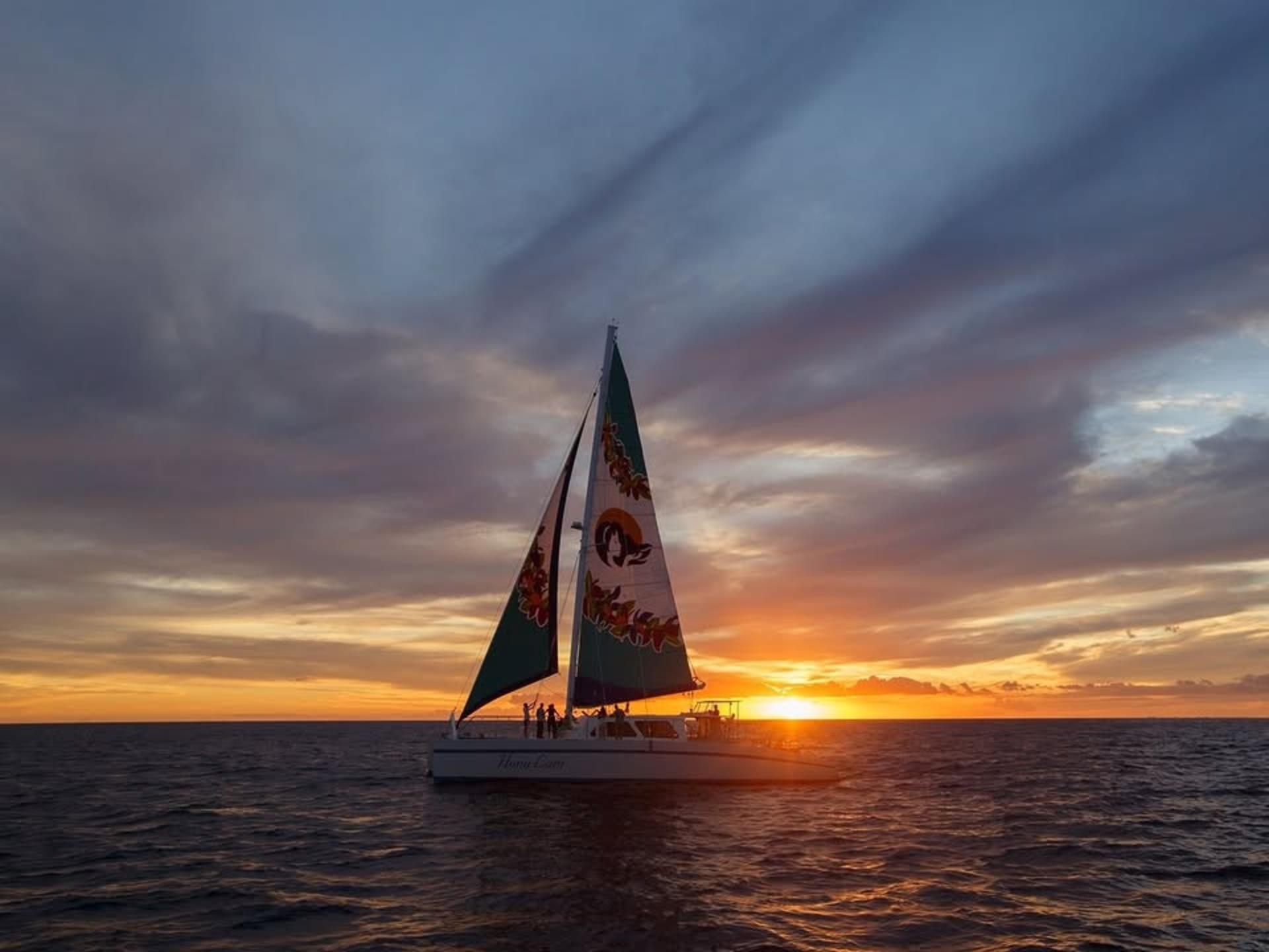 Friday Night Waikiki Fireworks Sail from Kewalo Harbor  - Thumbnail 2