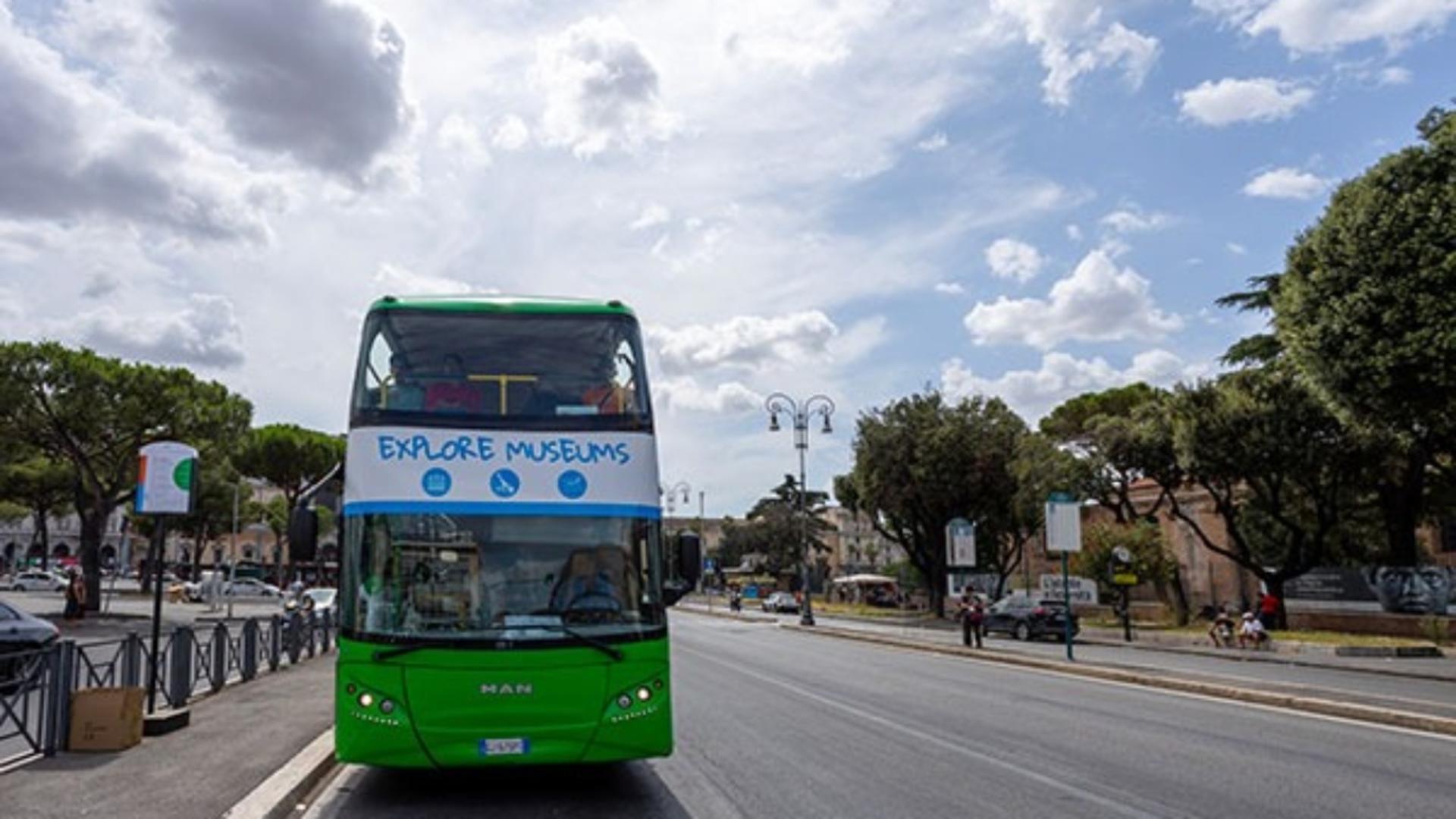 Rome hop-on hop-off bus by Greenline (Valid for 3 routes) - Thumbnail 3