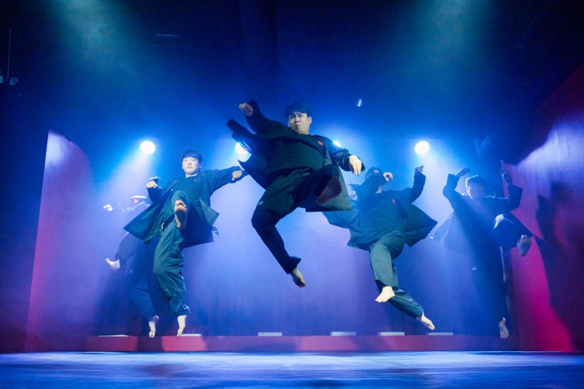 SHOW'S: Immersive Taekwondo Performance & Pub Night in Seoul - Thumbnail 5