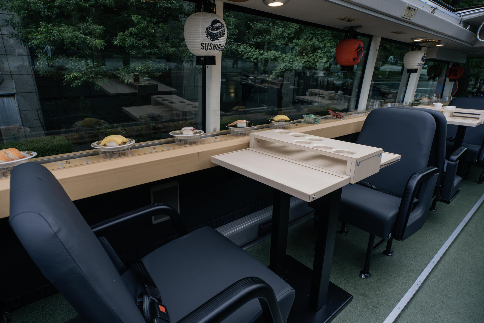 Tokyo: SUSHI BUS 1Hour Sightseeing Bus Tour with Conveyor-Belt Sushi - Thumbnail 11