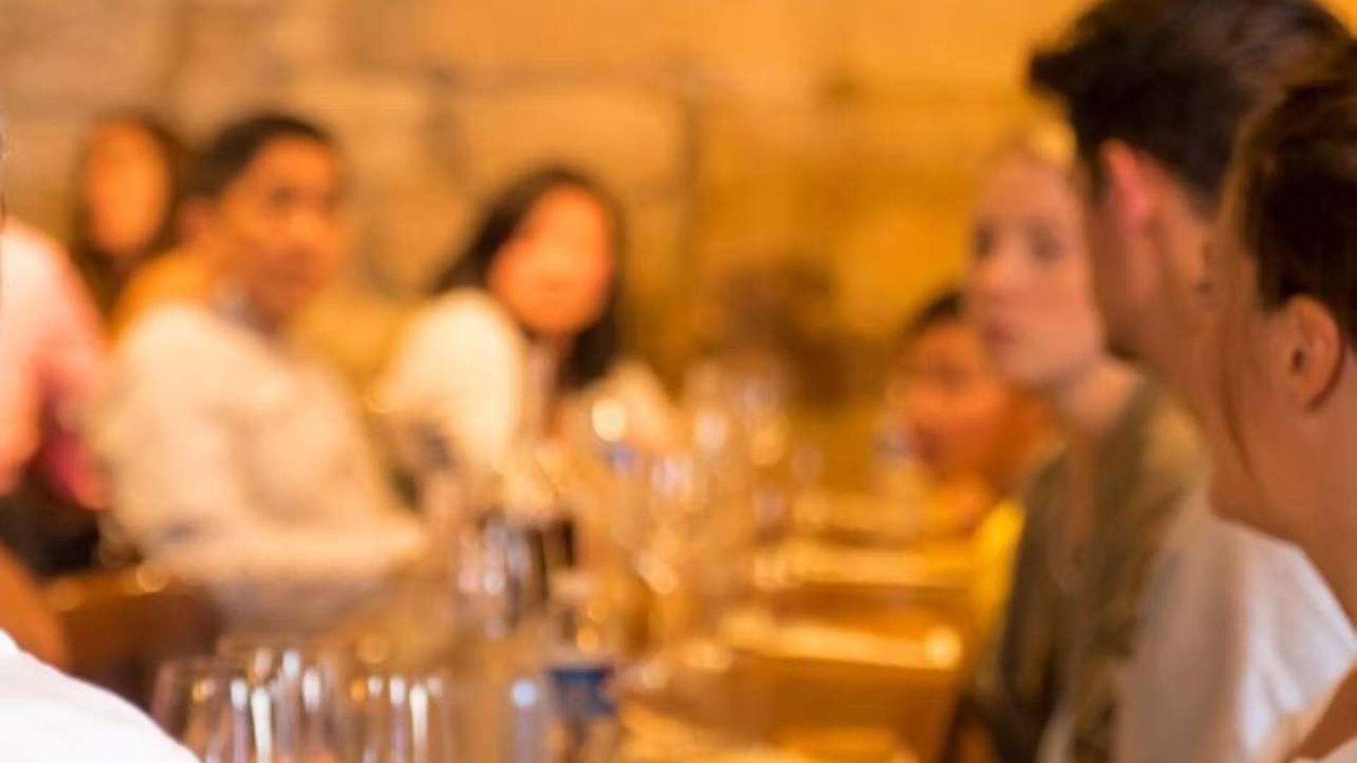 Marais food tour with wine tasting in Paris - Image 1