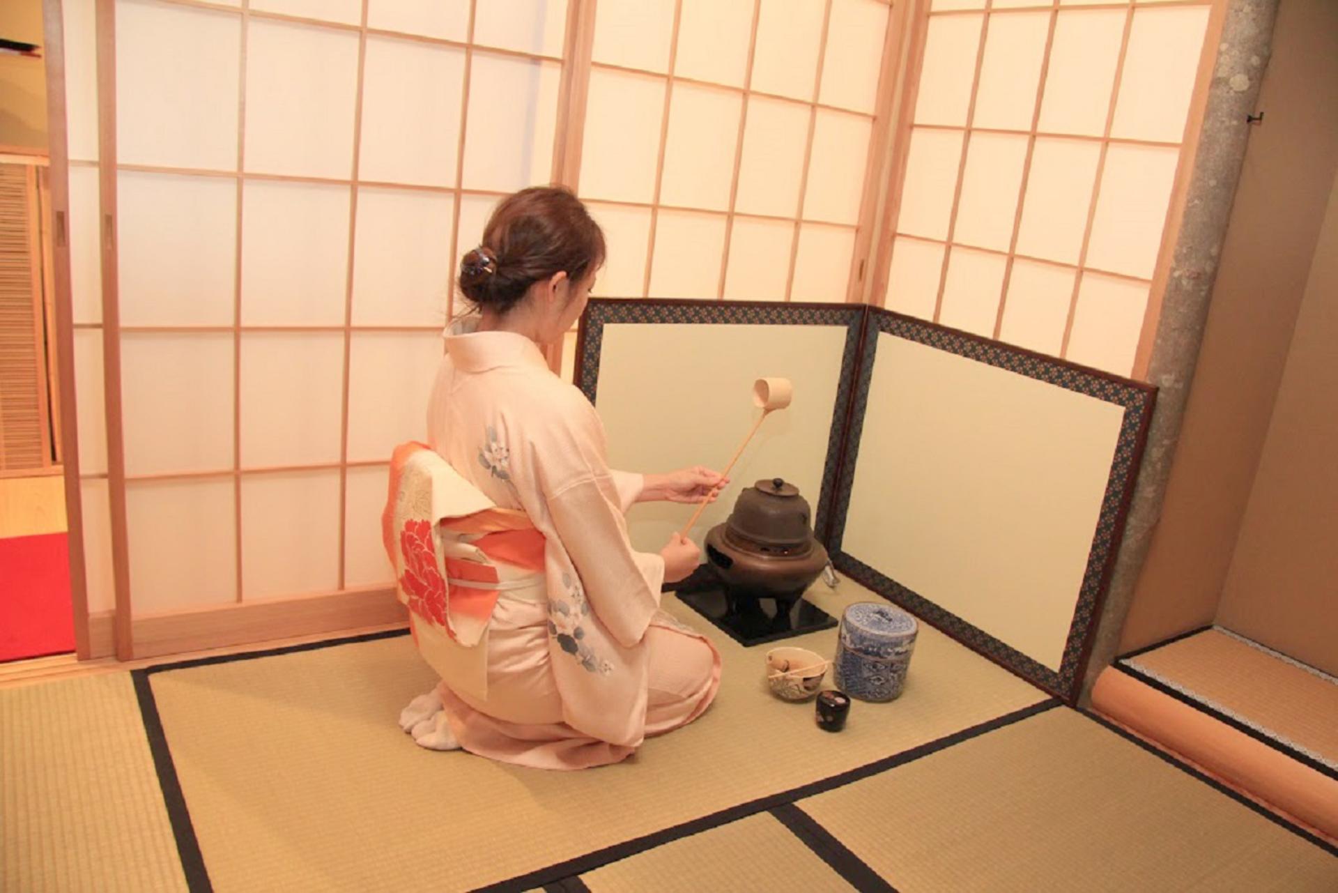 Tokyo Asakusa Kimono & Tea Ceremony Experience - Thumbnail 15
