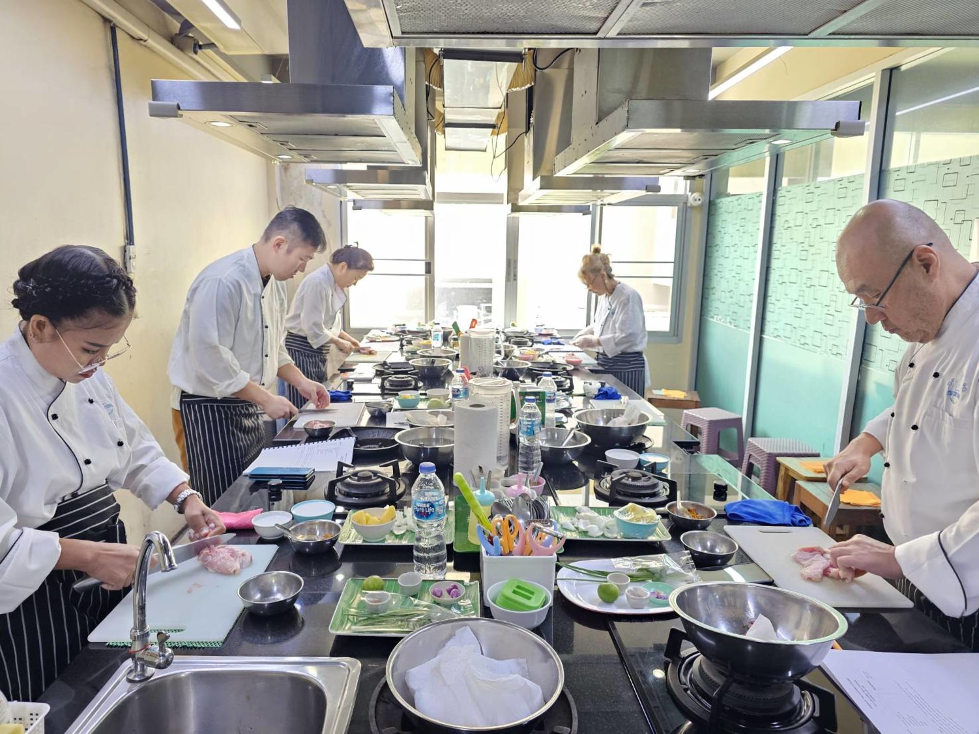 Bangkok Thai Cooking Academy - Thumbnail 14