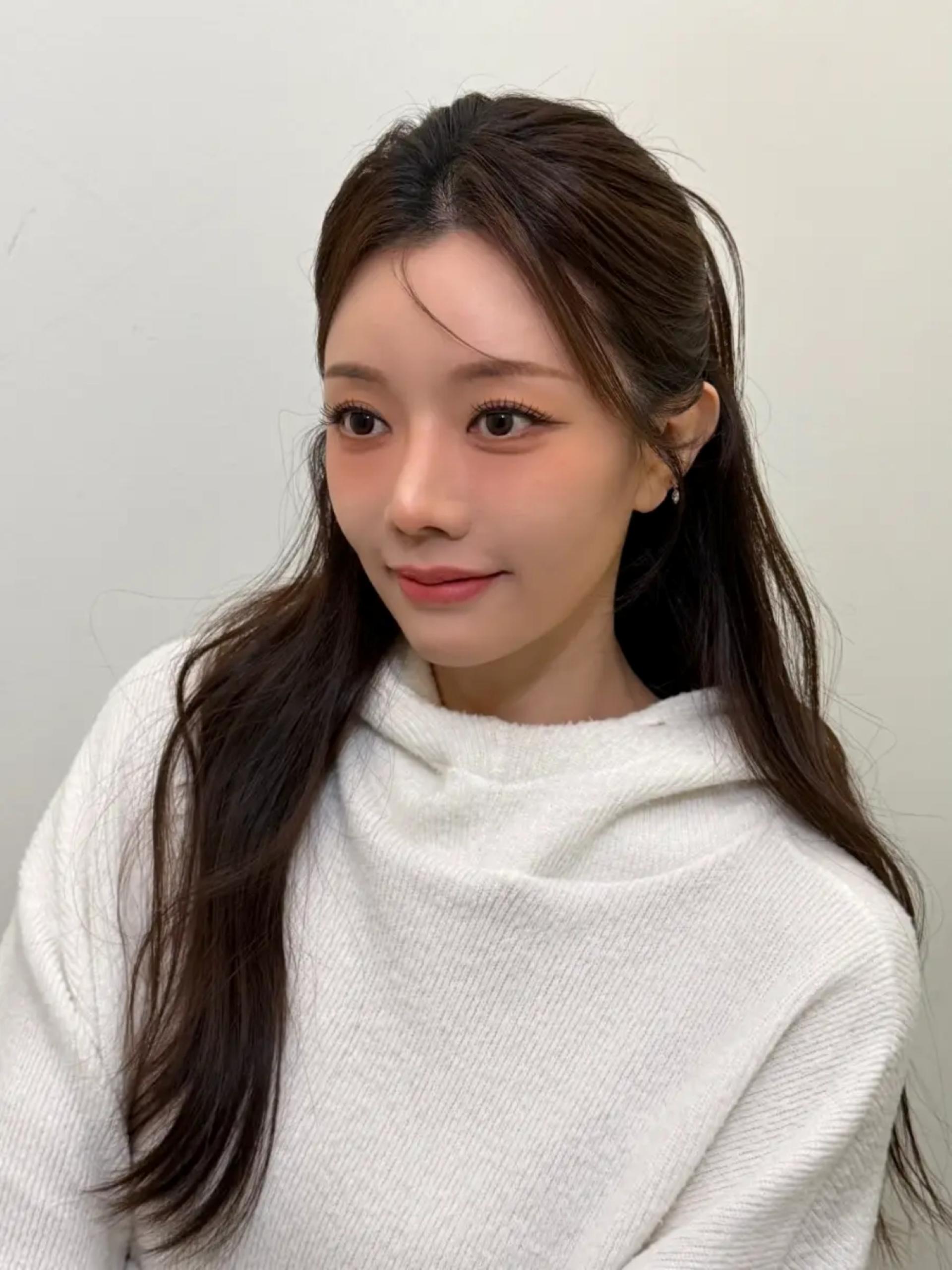 Seoul LAMAISON BEAUTY Private K-Pop Hair & Makeup - Thumbnail 13