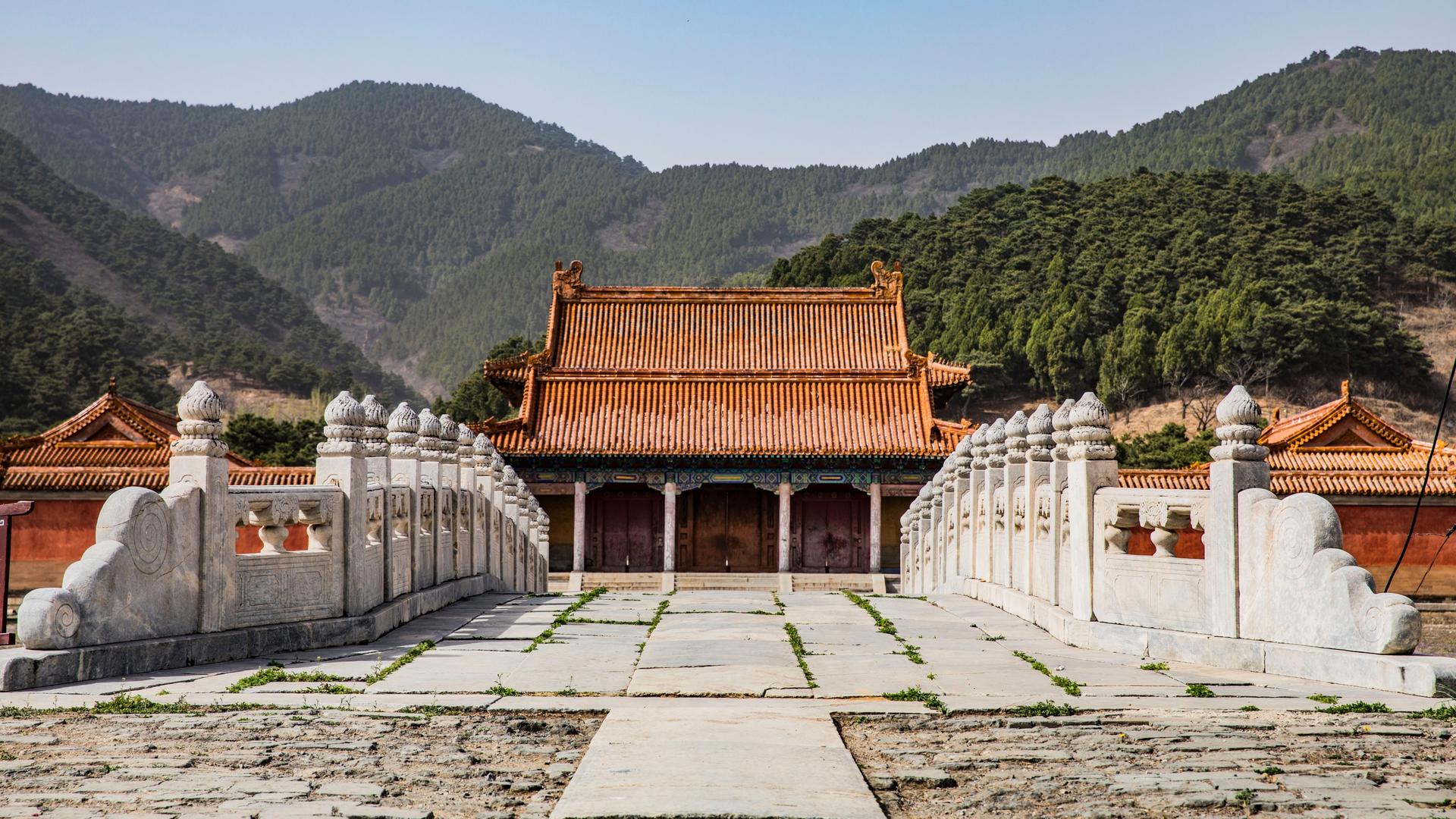 Beijing to Hebei Eastern Qing Tombs & Jingling & Yuling Private Car Day Tour - Thumbnail 5