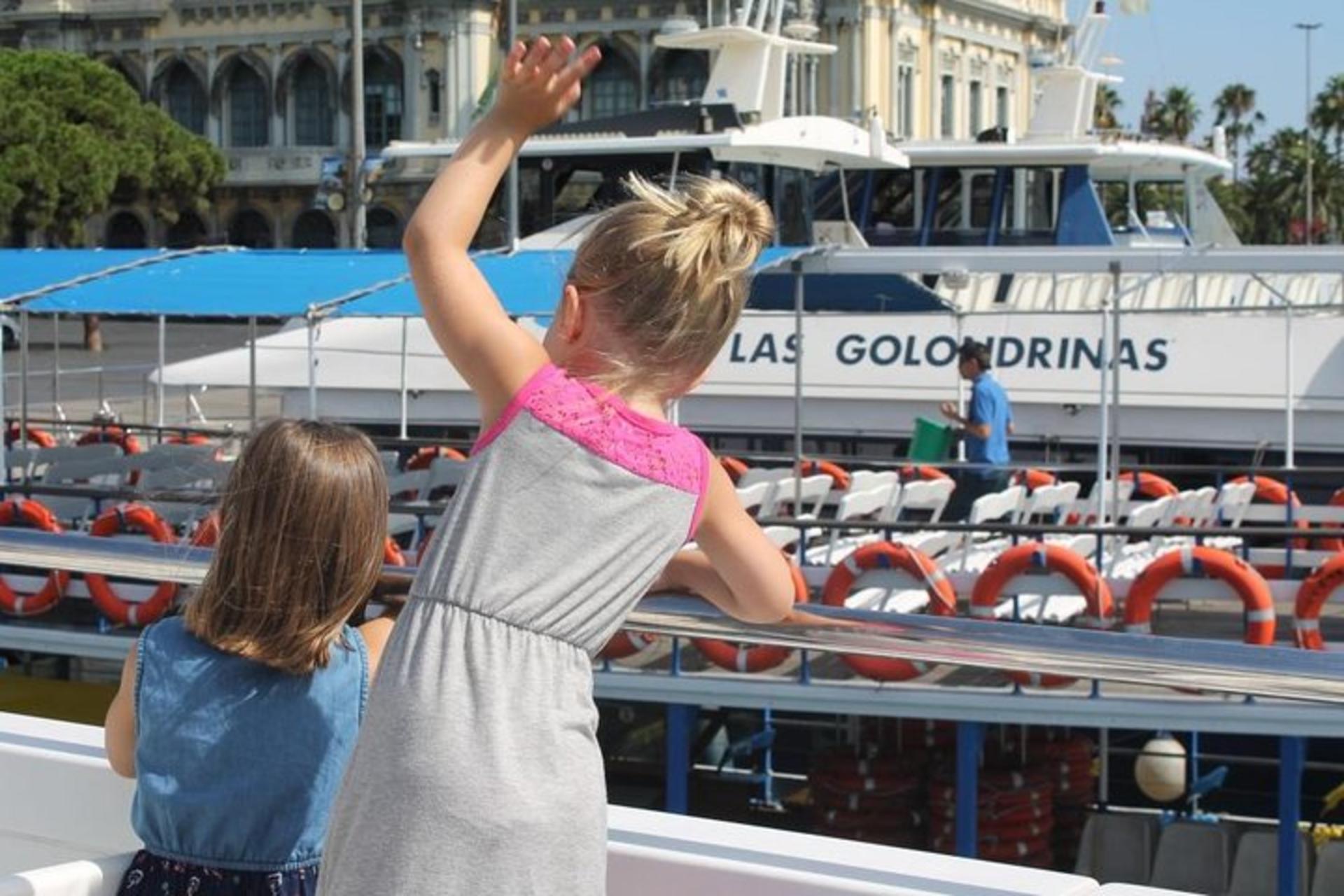 Las Golondrinas Boat Tour in Barcelona - Thumbnail 3