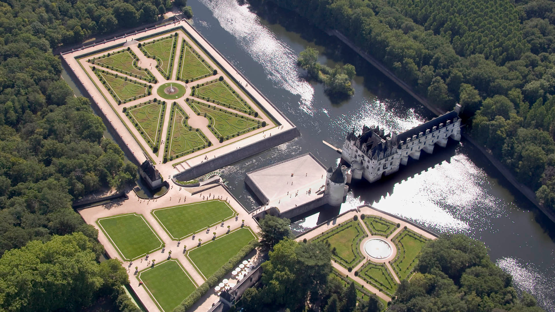 Loire Valley Castles Guided Tour - Thumbnail 3