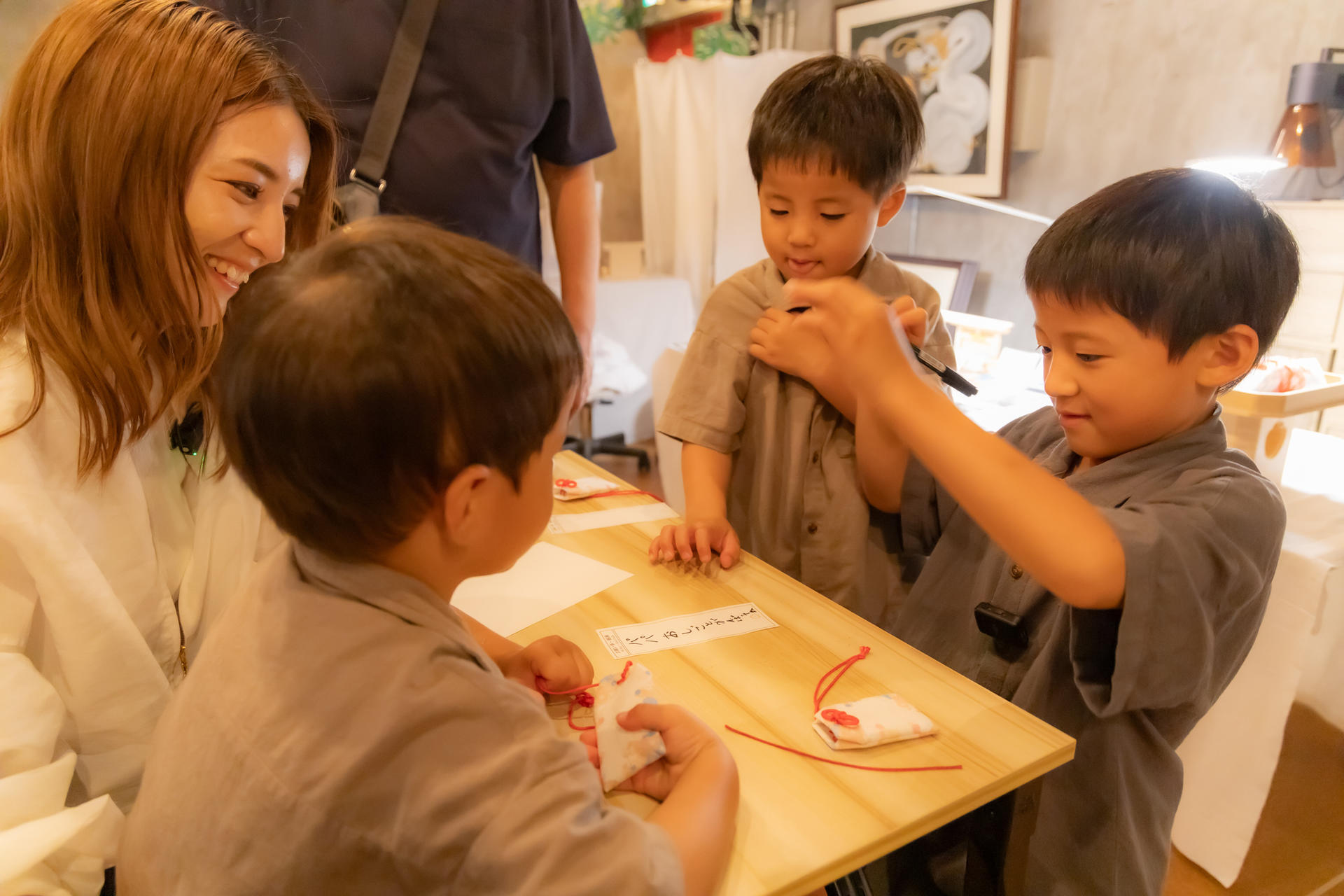 Tokyo Miko Experience: Photo Spots & DIY Shrine Amulet/Bracelet - Thumbnail 9