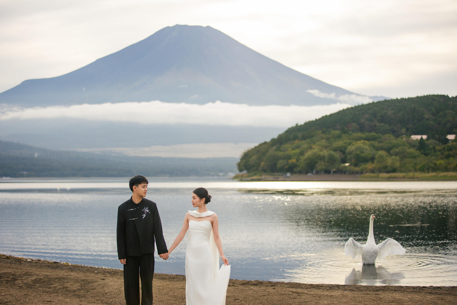 Mount Fuji, Lake Kawaguchiko, Lake Yamanakako Day Trip for Sightseeing and Photography - Image 1