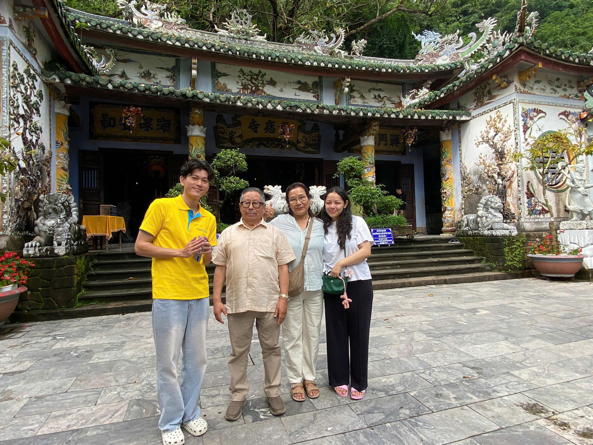 Tour Guide Service in Da Nang - Thumbnail 2