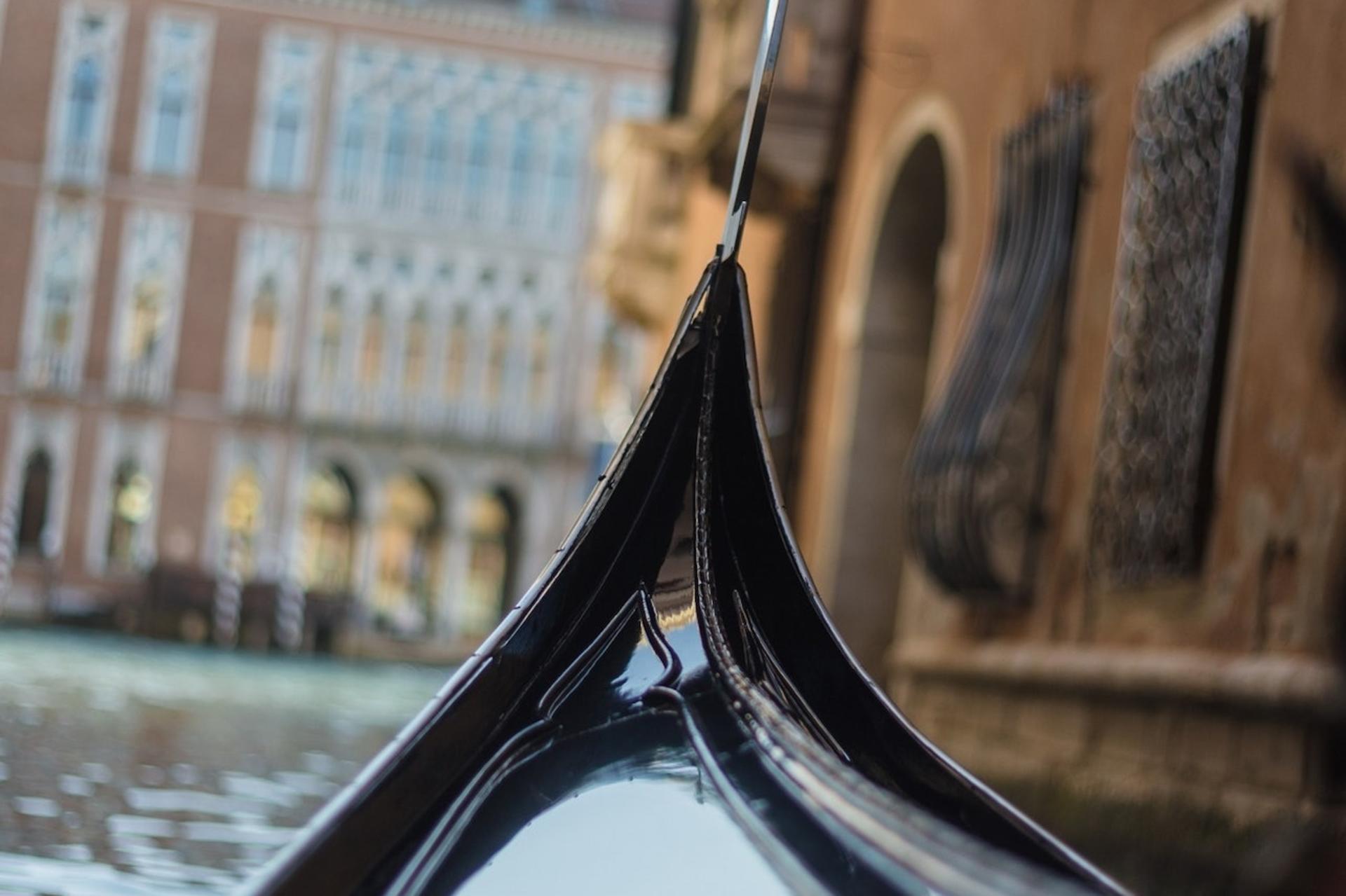 Venice Secrets Walking Tour and Shared Gondola Ride - Thumbnail 7