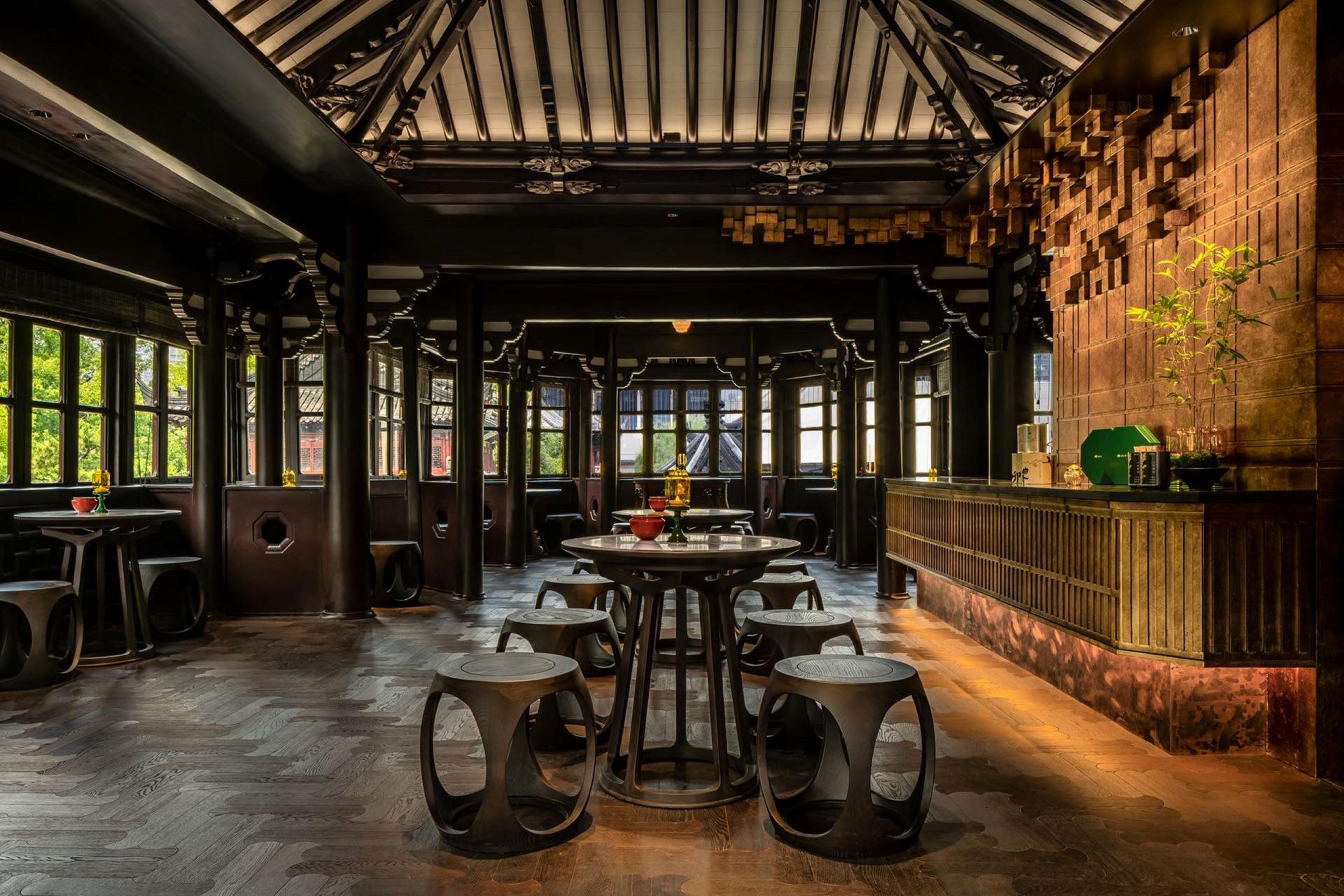 Shanghai Yu Garden Huxinting Teahouse - Thumbnail 9