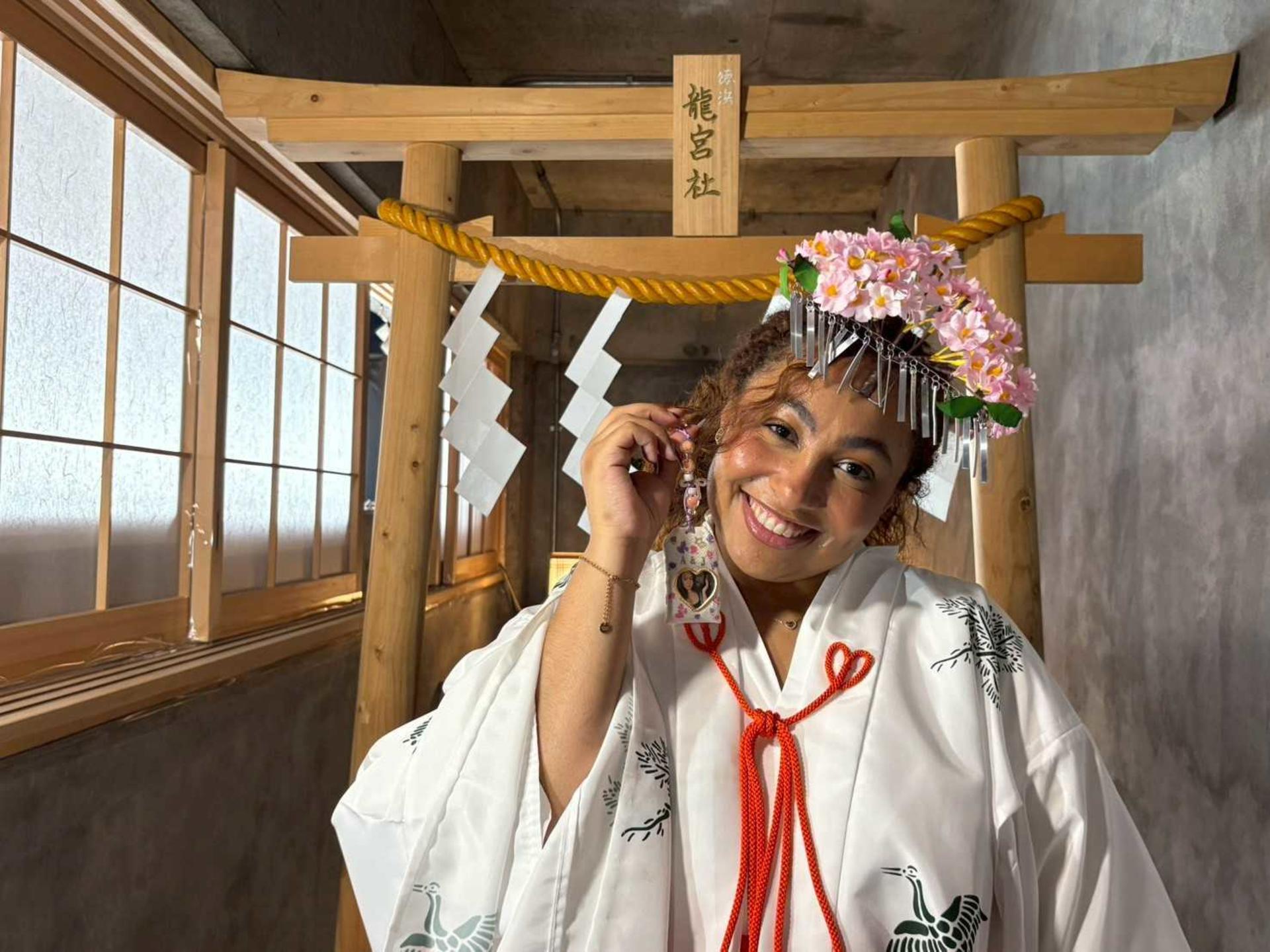 Tokyo Miko Experience: Photo Spots & DIY Shrine Amulet/Bracelet - Thumbnail 18
