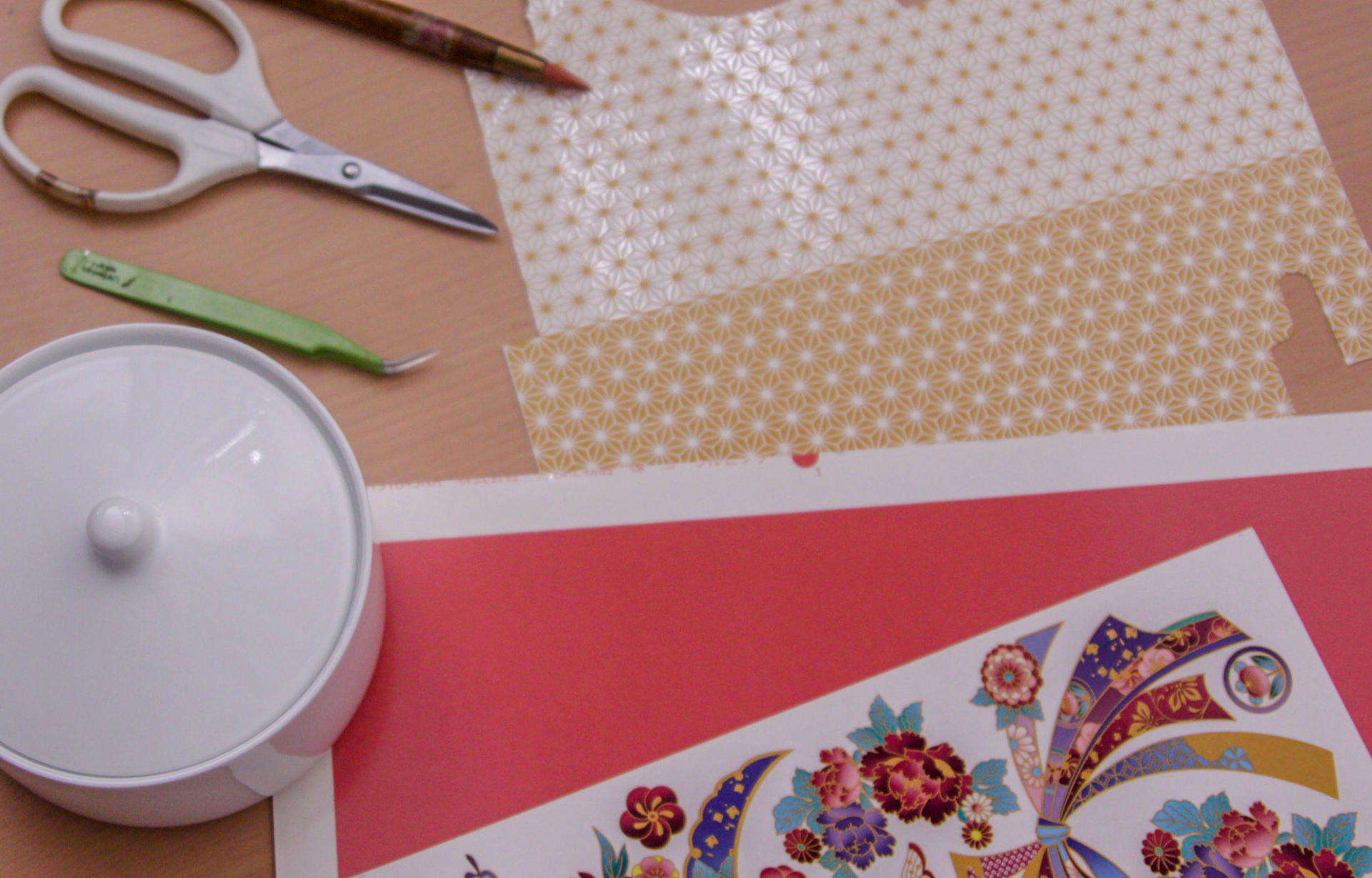 Japanese Royal Ceramic Painting Aesthetics Workshop  - Thumbnail 2