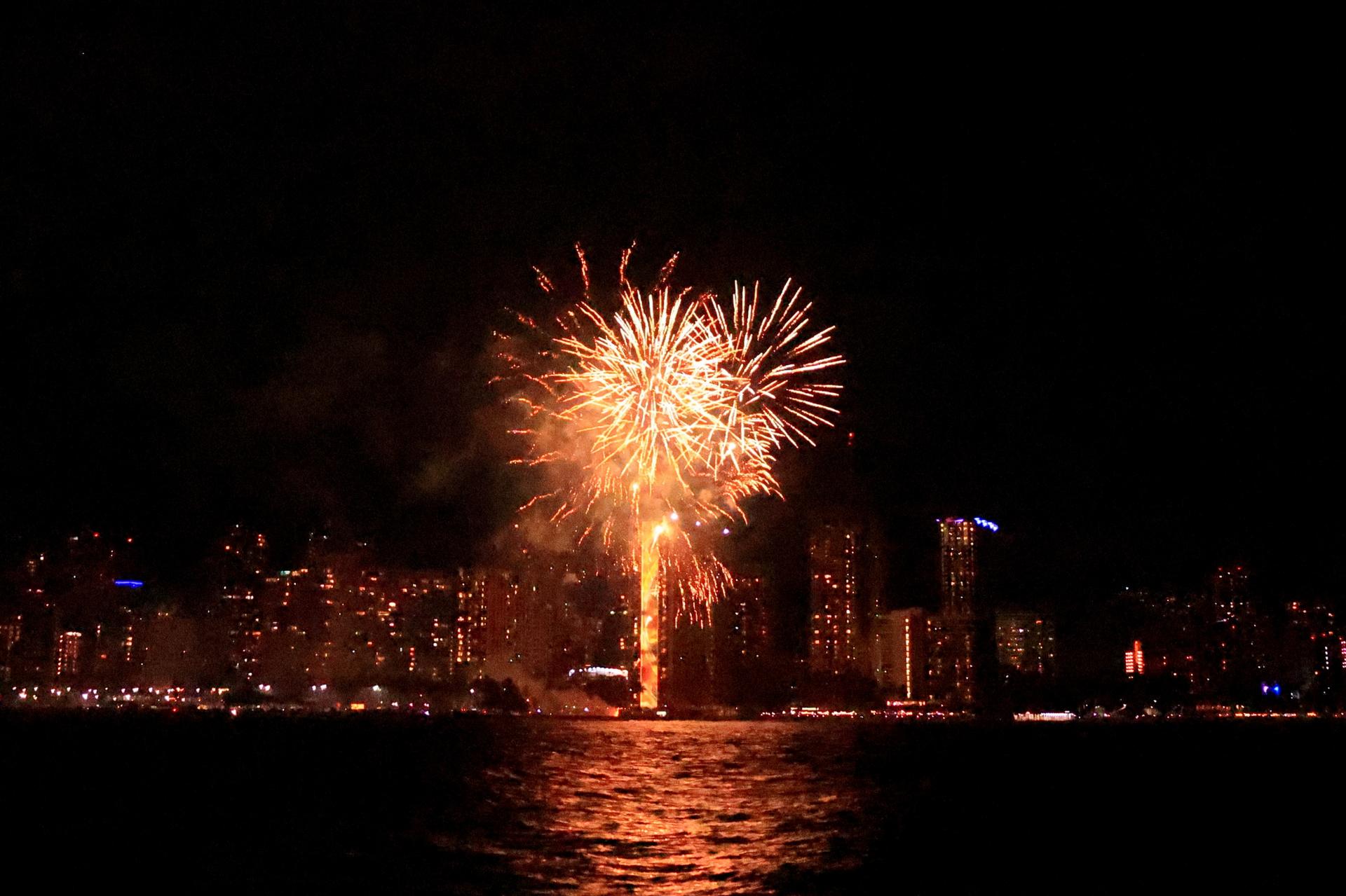 Waikiki Friday Night Fireworks Cruise - Thumbnail 3