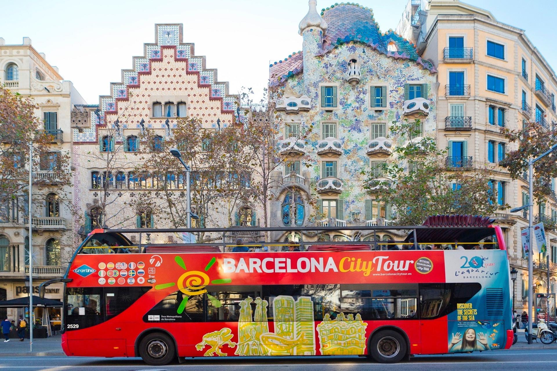 Barcelona Hop-On Hop-Off Bus Pass and Eco Catamaran Cruise - Thumbnail 2