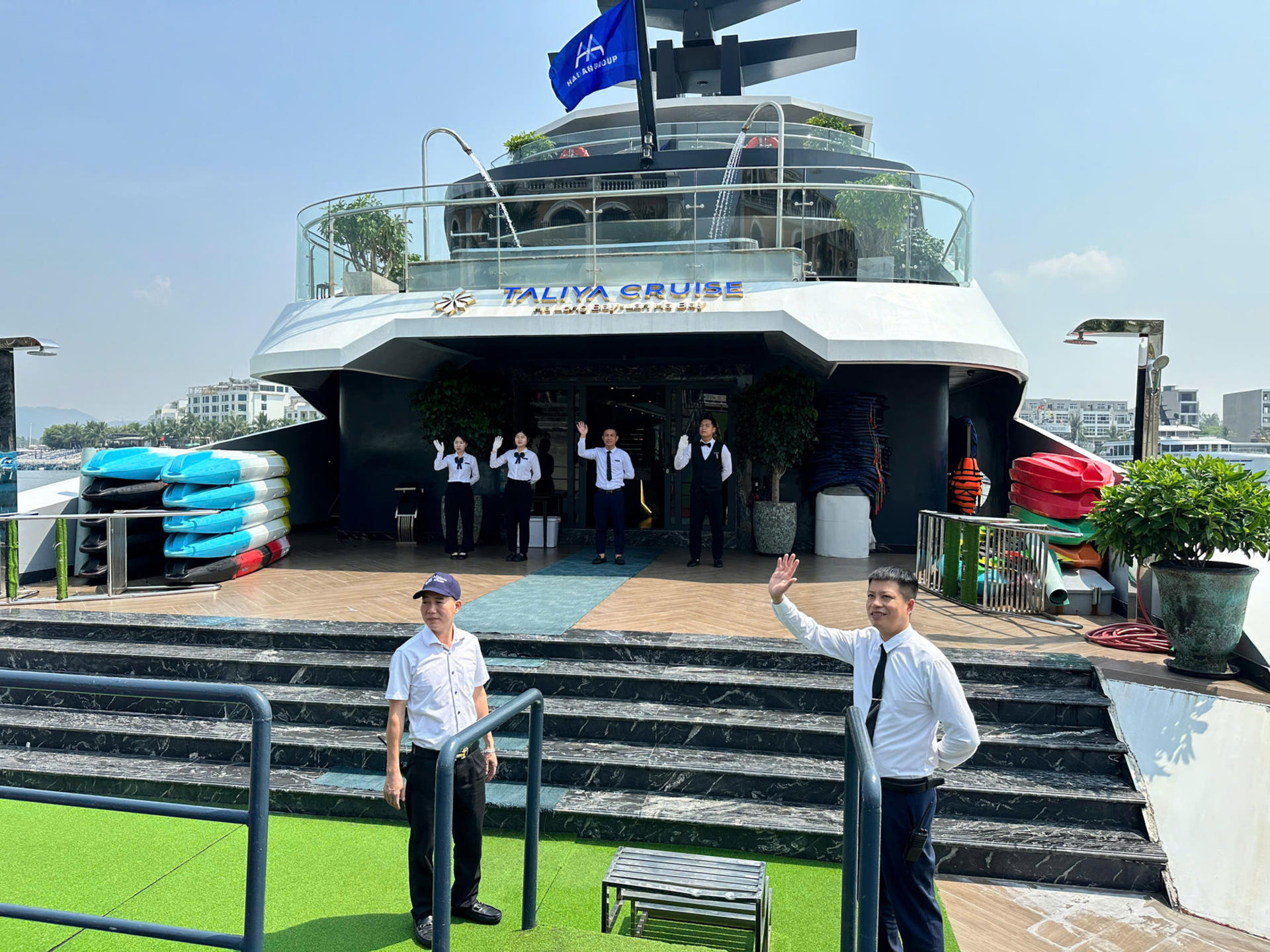 Taliya Day Cruise: Ha Long Bay & Lan Ha Bay Day Tour - Thumbnail 22
